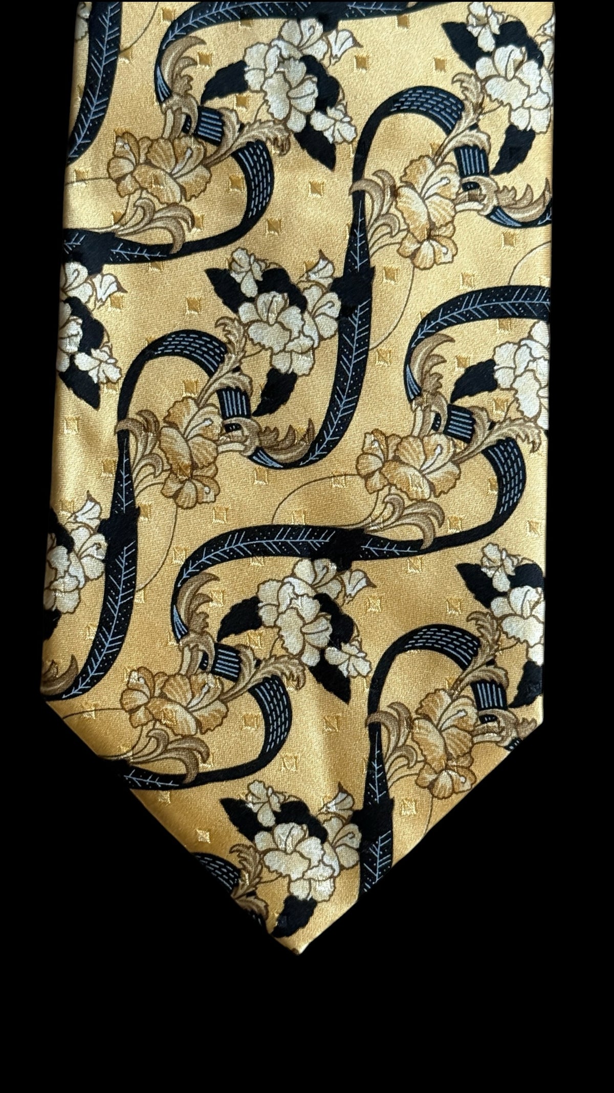 GIANFRANCO FERRE Vintage Printed Crepe Silk Jacquard Tie.