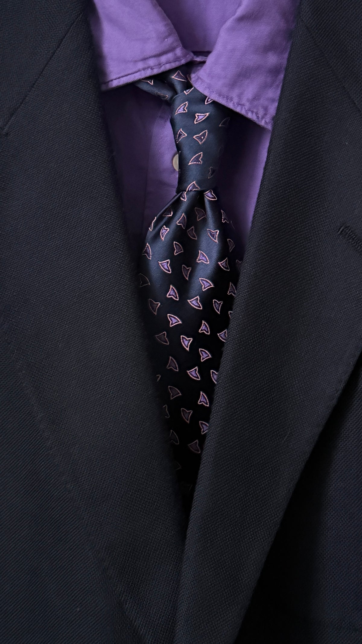 CHARVET Vintage Navy blue Abstract Printed Silk Tie.