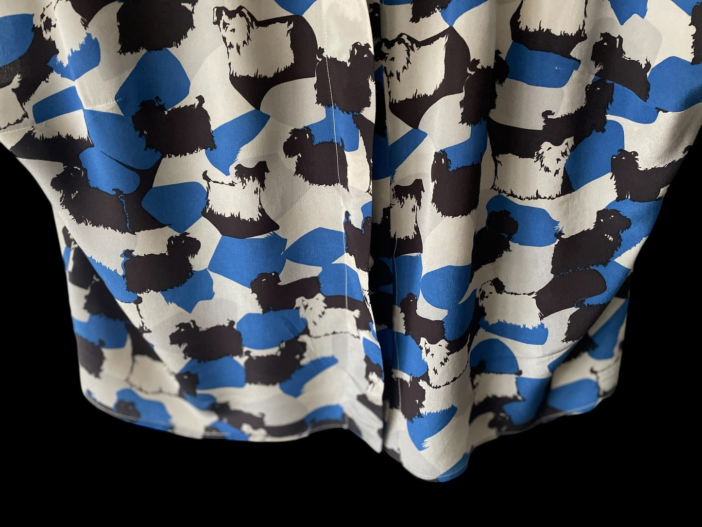 ANNE-MARIE ABELLAN Vintage Grey Abstract Dogs  Short Sleeve Silk Top. (Women’s Size 12/14)