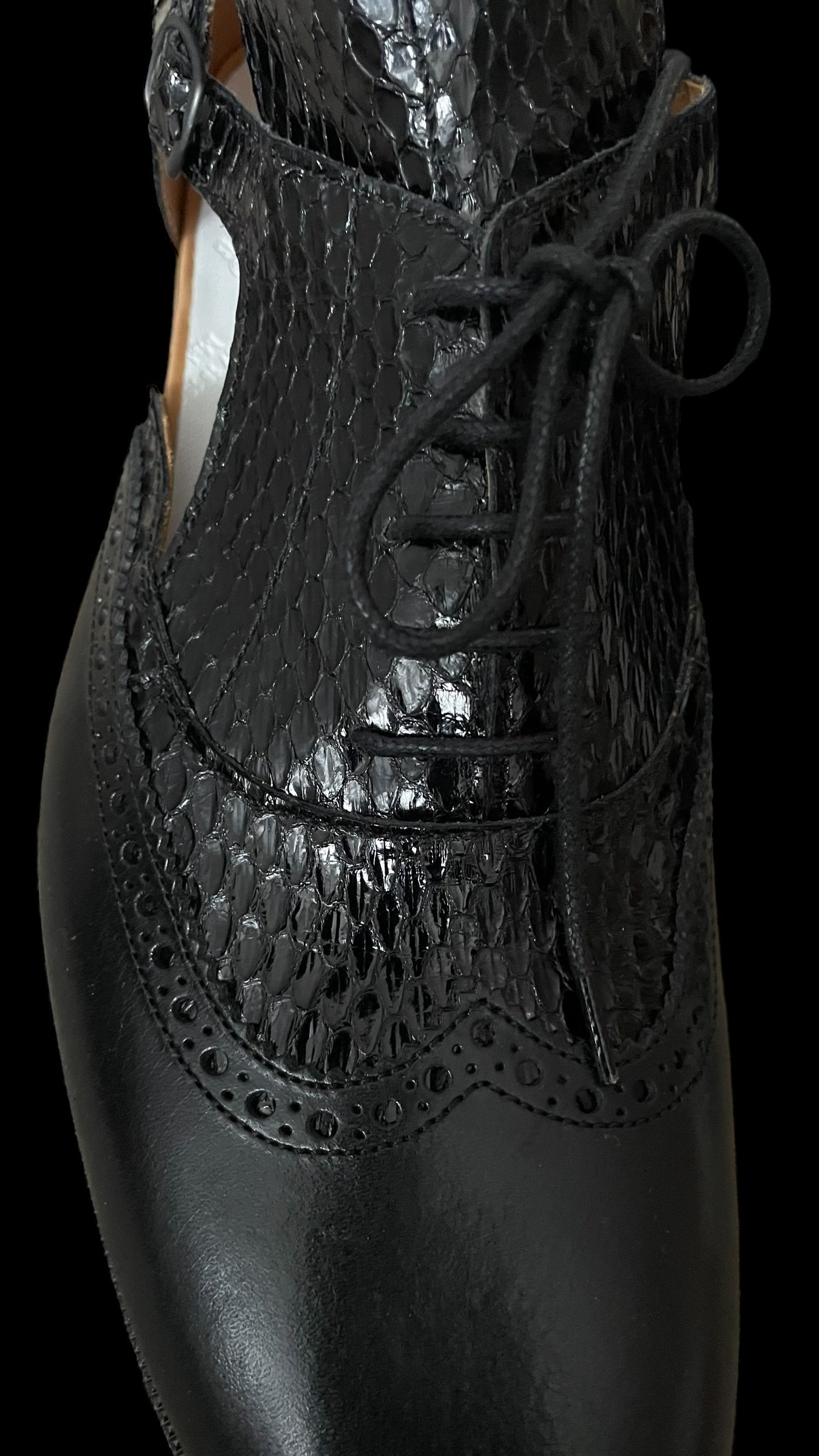 MAISON MARGIELA Women’s Black Leather Lace-Up Open Shoes (Euro Size 41) U.K. 8