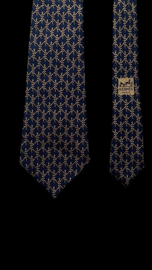 HERMES Vintage Navy Blue Mechanic Silk Tie (9.2 cm by 134 cm) Medium Front Size.