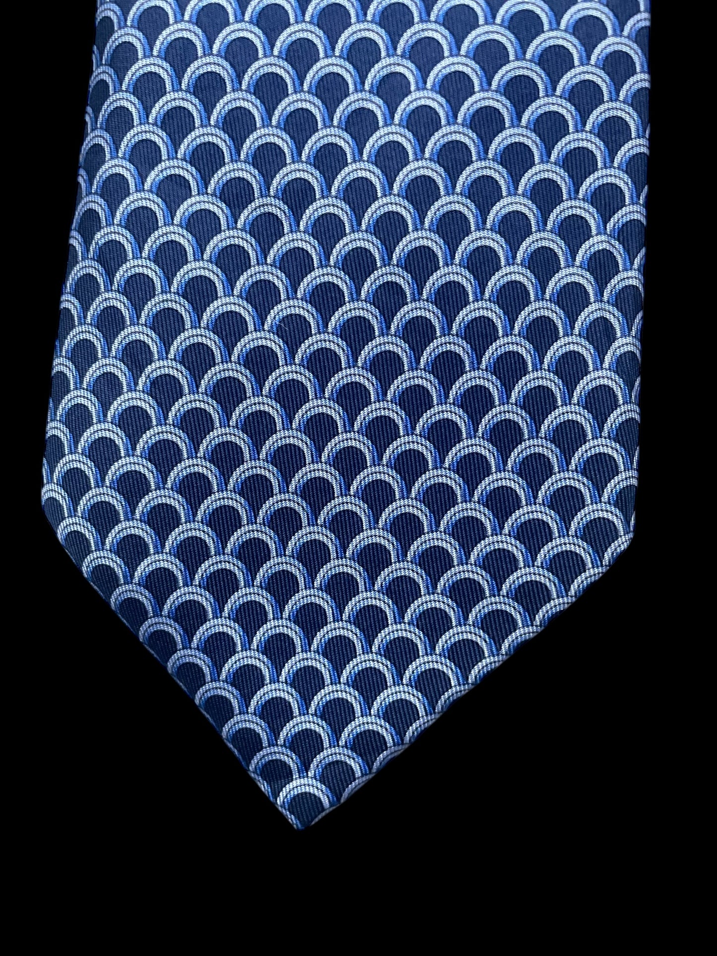 HERMES Vintage Navy Blue Geometric Silk Tie (9.3 cm by 148 cm) Medium front size