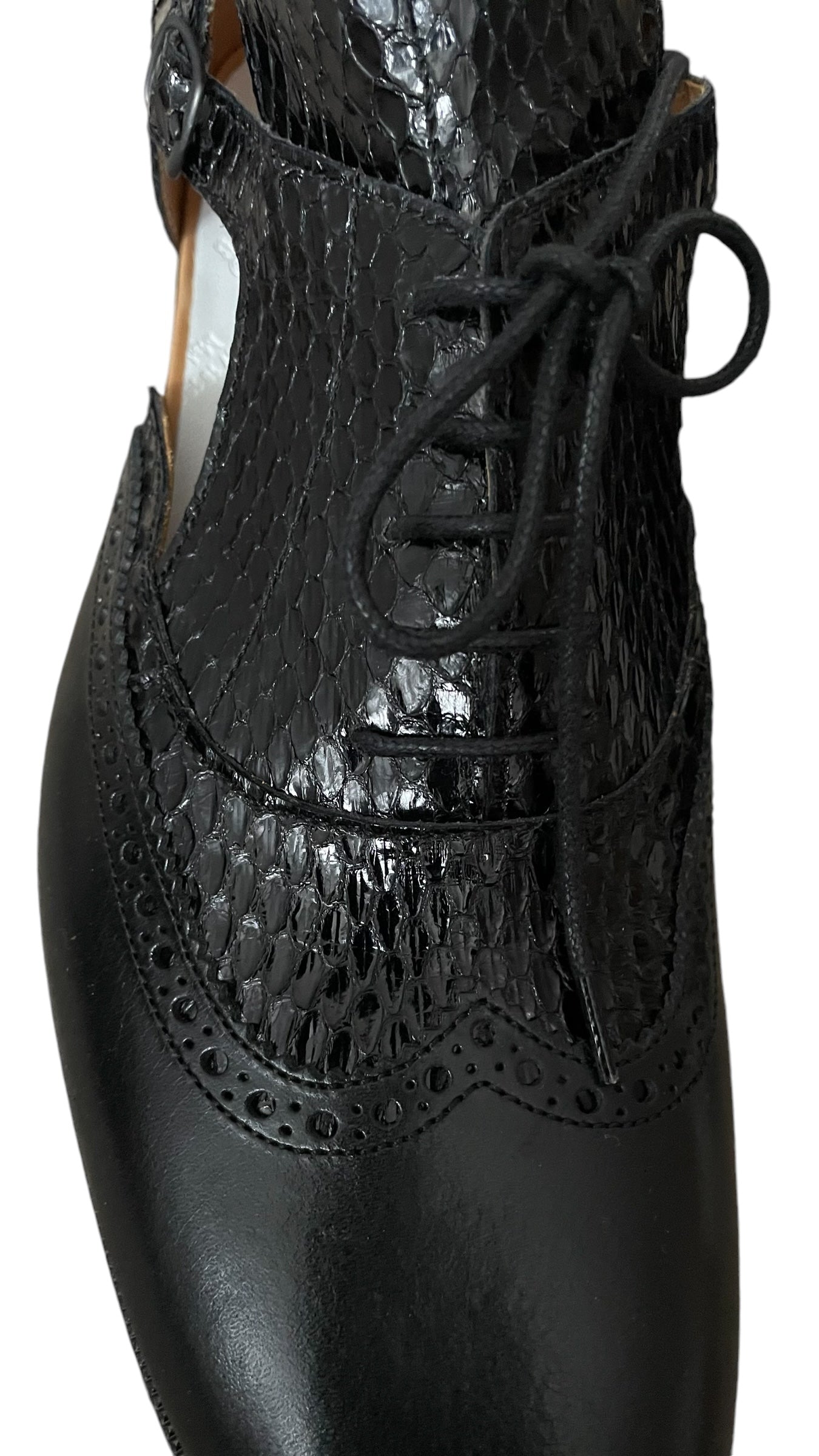 MAISON MARGIELA Women’s Black Leather Lace-Up Open Shoes (Euro Size 41) U.K. 8