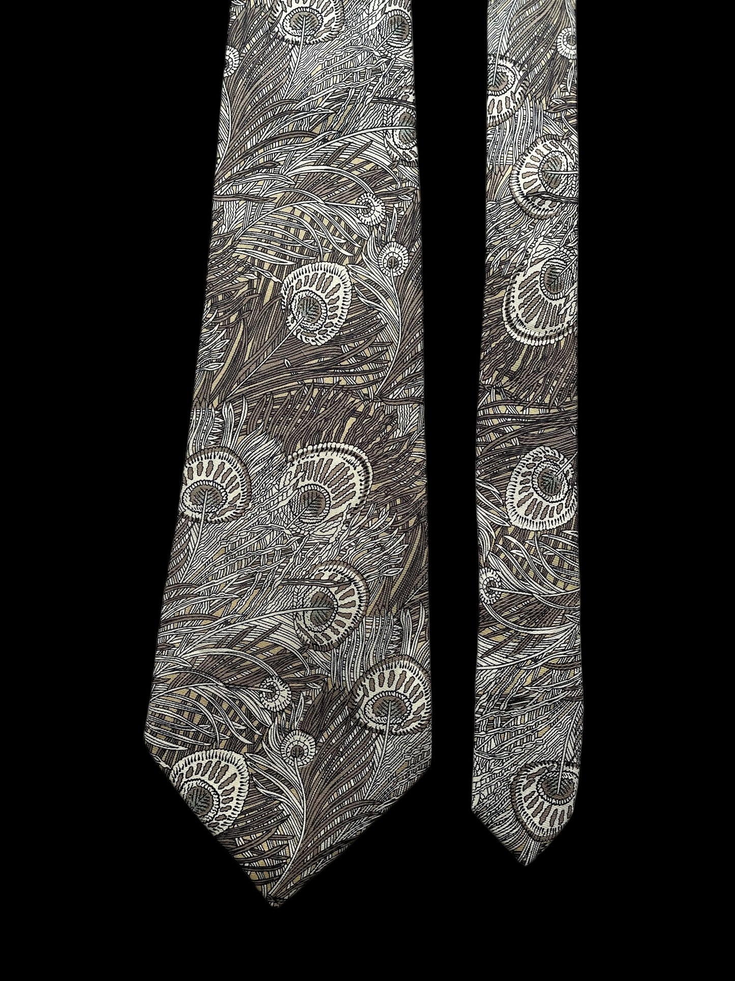 LIBERTY Vintage Brown Peacock Feathers Silk Tie (9.4 cm by 151 cm) Medium Front Size
