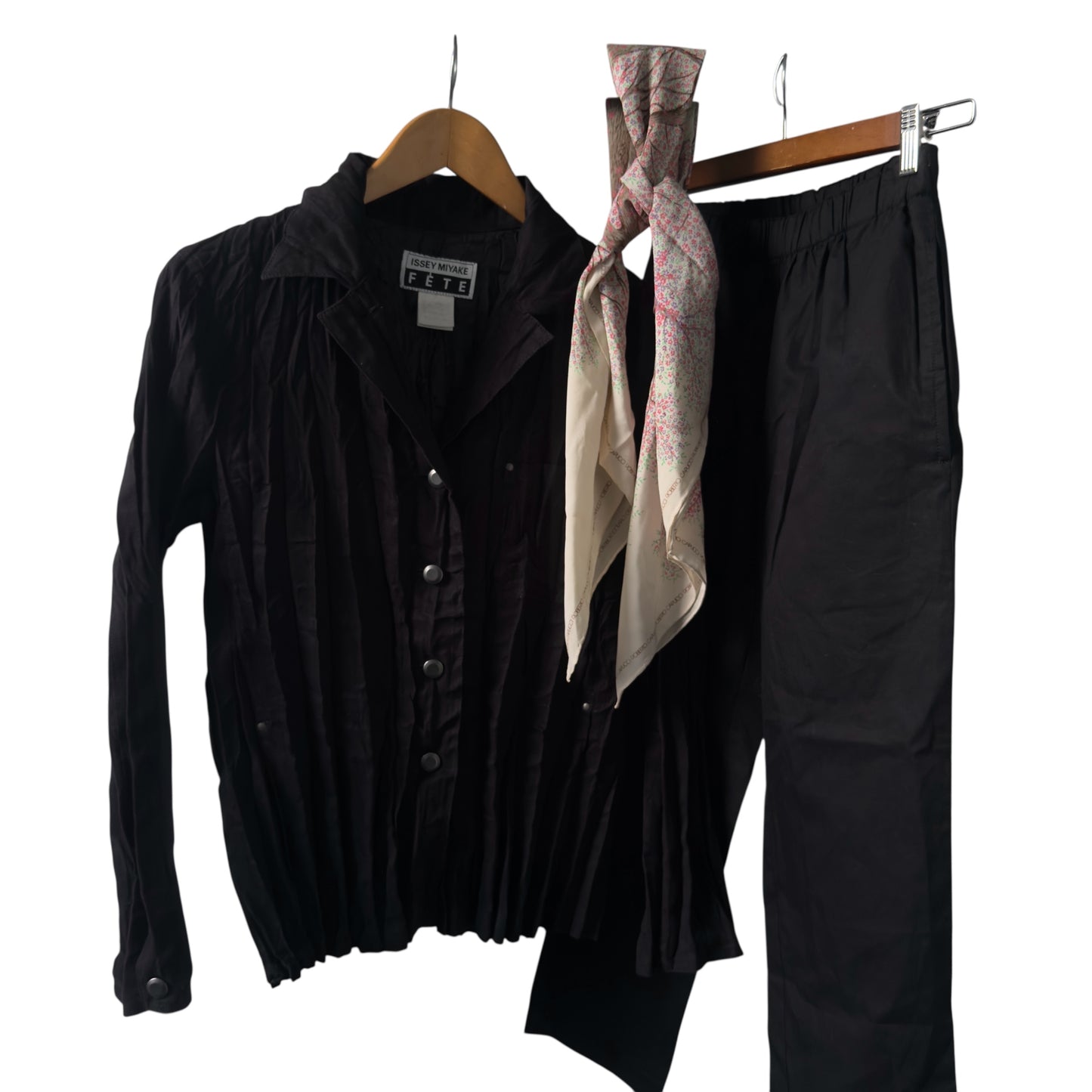 ISSEY MIYAKE FETE Vintage Black Pleated Jacket, Woman. Size 2 (Small)