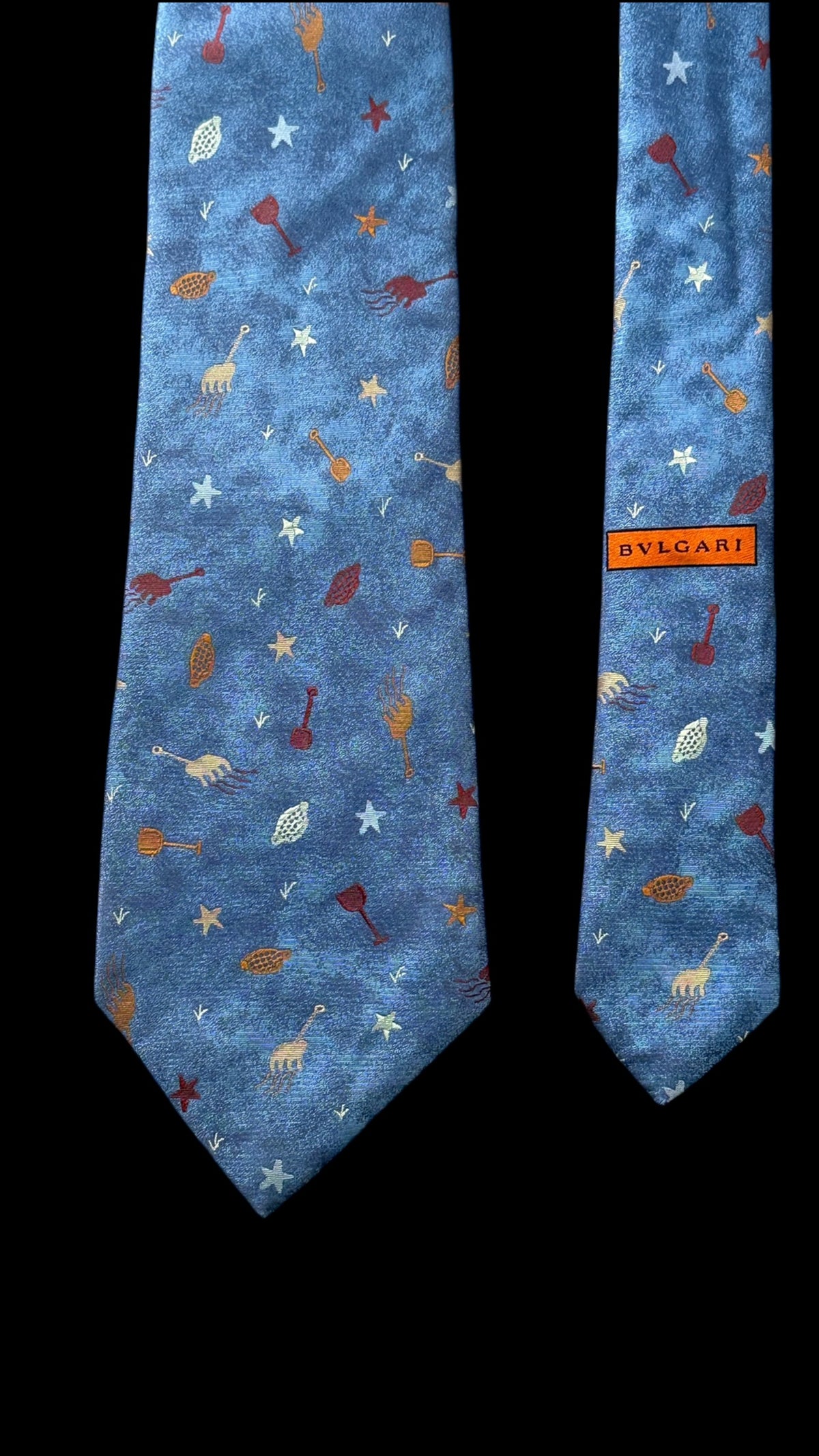 BVLGARI vintage 7-fold blue novelty crepe silk jacquard tie.