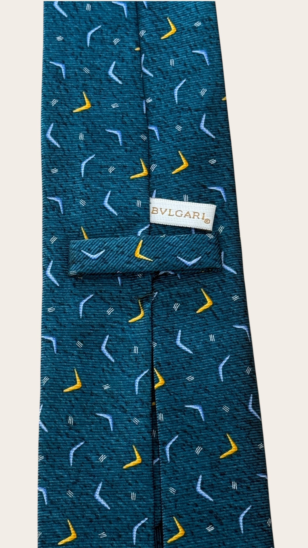 BVLGARI vintage 7-fold teal novelty crepe silk tie.