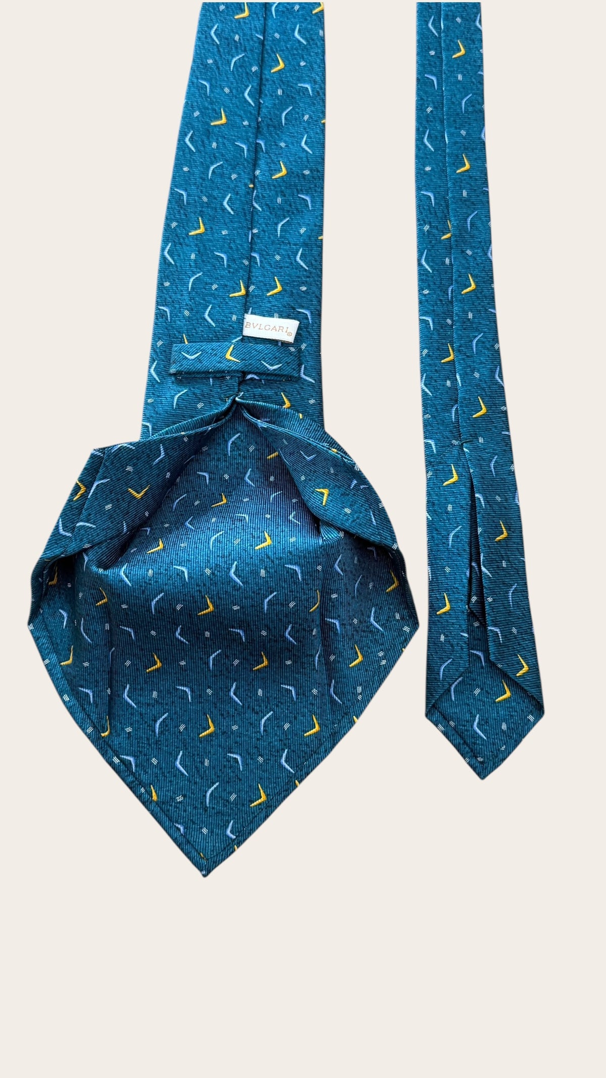 BVLGARI vintage 7-fold teal novelty crepe silk tie.