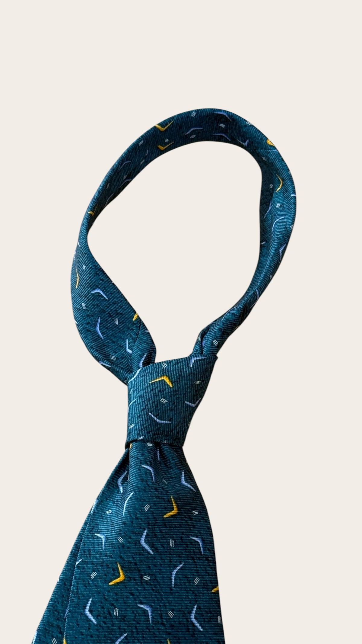 BVLGARI vintage 7-fold teal novelty crepe silk tie.