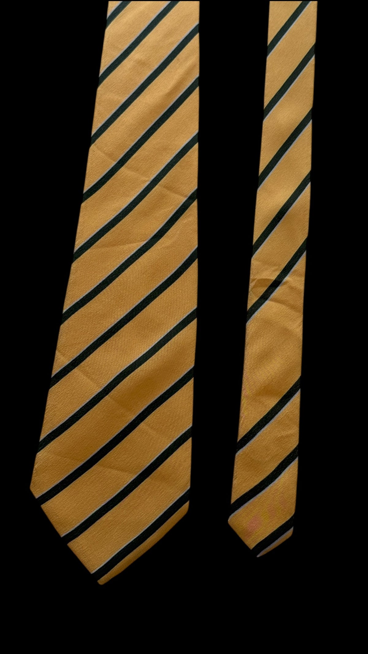 A PICCI vintage butter colour stripes crepe silk tie.