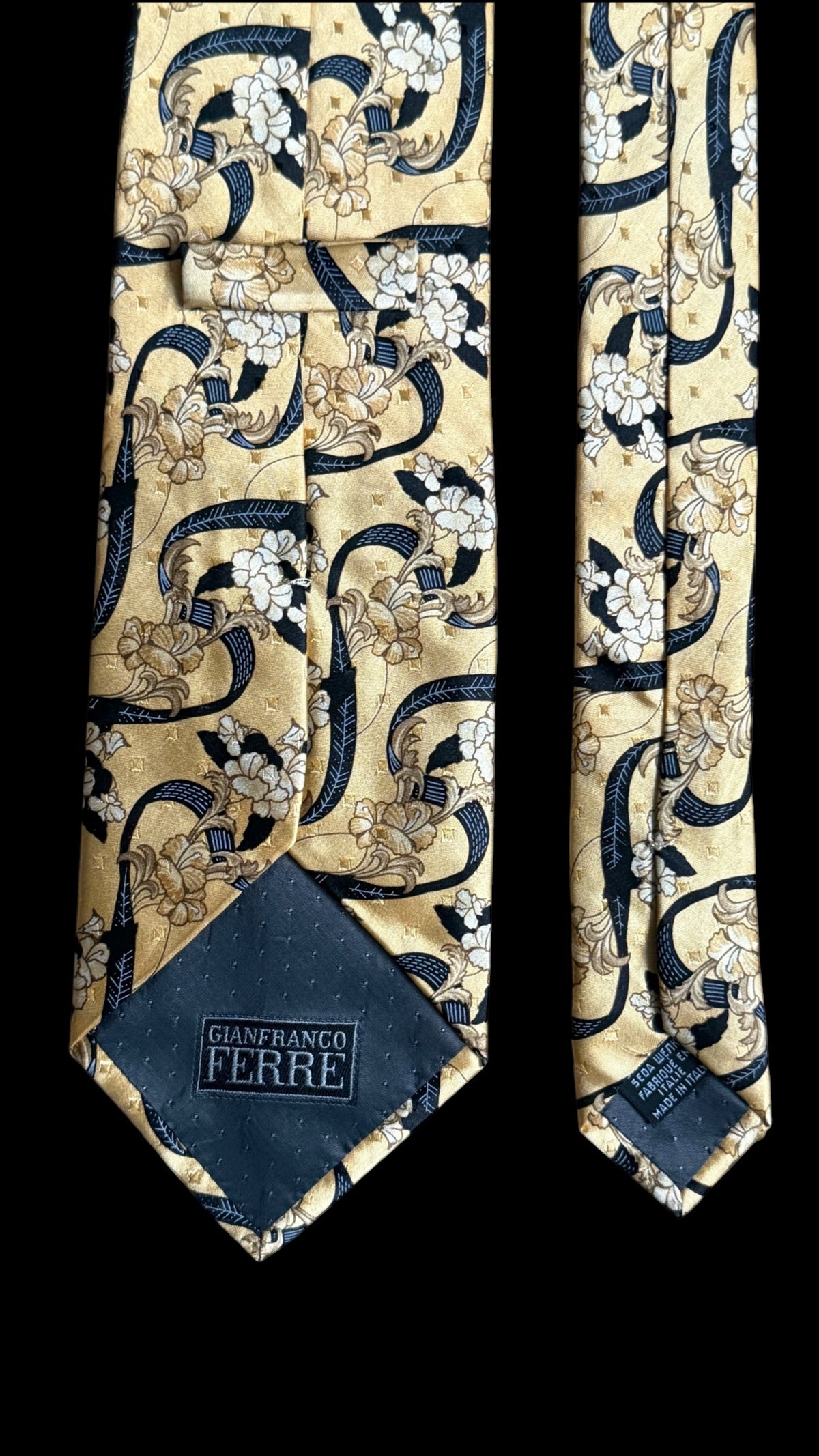 GIANFRANCO FERRE Vintage Printed Crepe Silk Jacquard Tie.