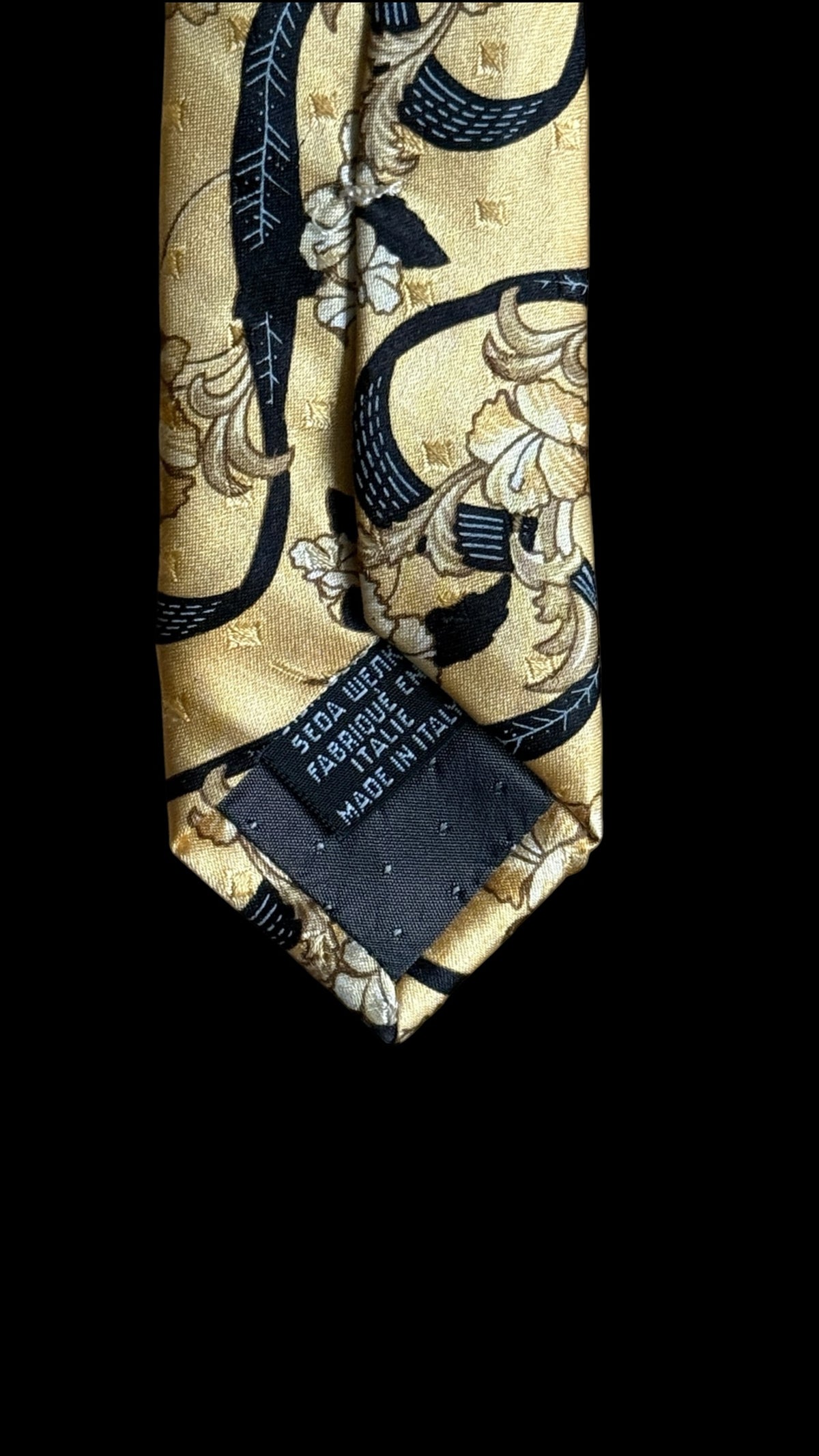 GIANFRANCO FERRE Vintage Printed Crepe Silk Jacquard Tie.