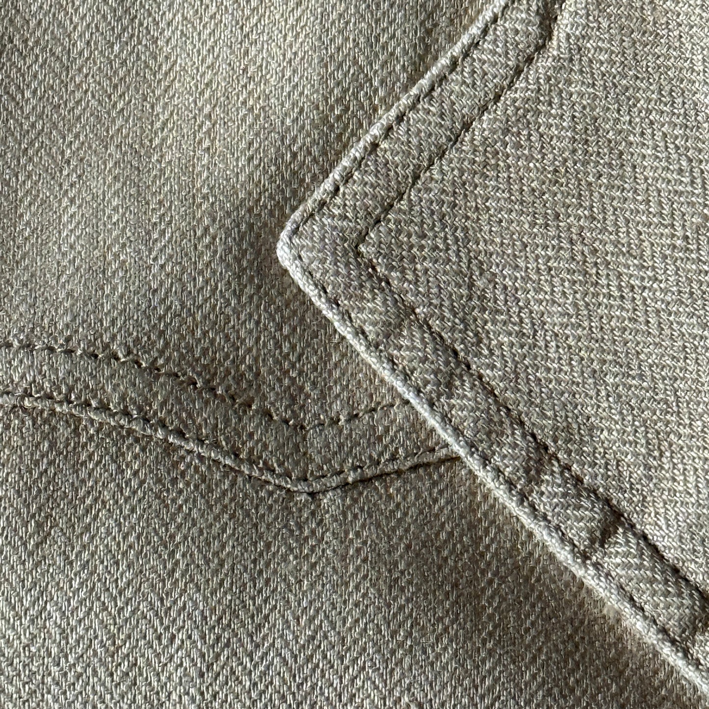 CHANEL Vintage Safari-Style Jacket. Size 38 (Small) Linen/Silk Blended