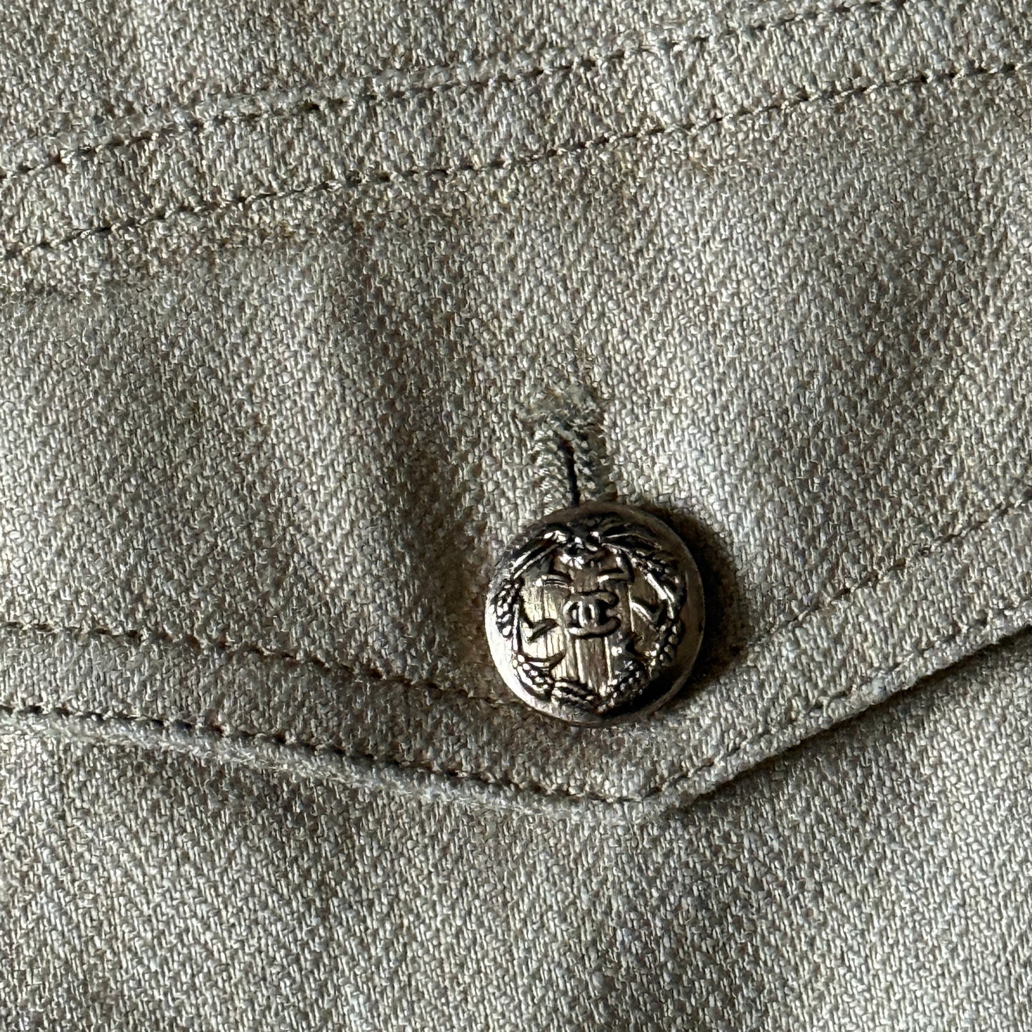 CHANEL Vintage Safari-Style Jacket. Size 38 (Small) Linen/Silk Blended