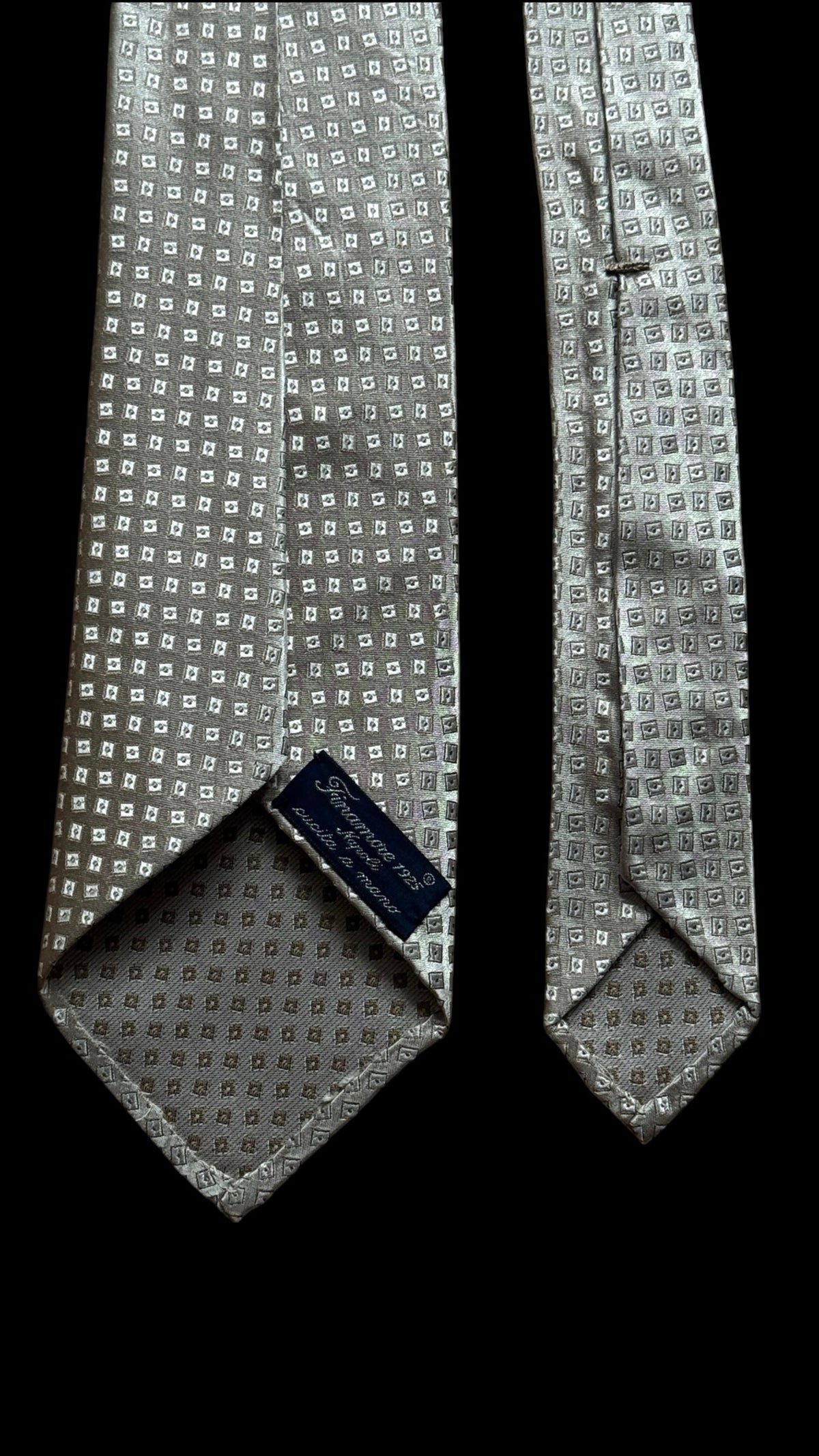 FINAMORE 7-Fold Printed Silk Tie. Vintage
