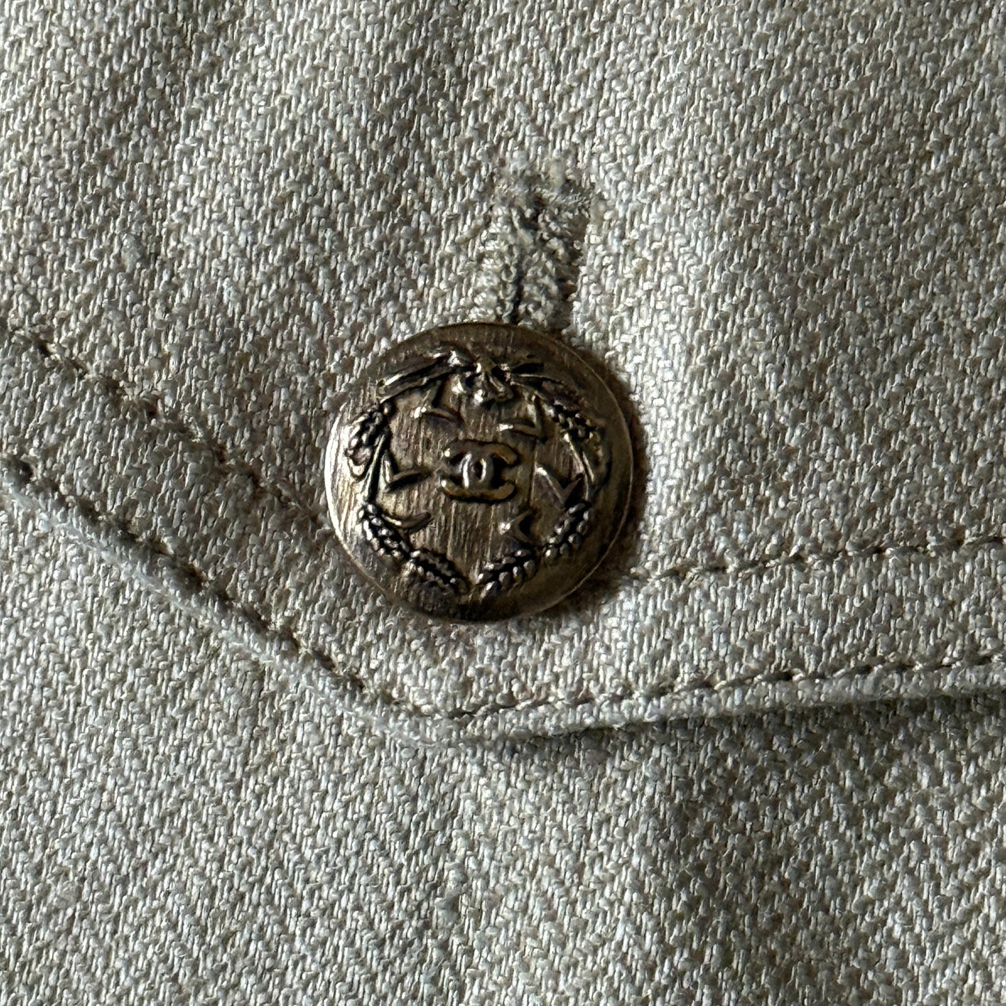 CHANEL Vintage Safari-Style Jacket. Size 38 (Small) Linen/Silk Blended
