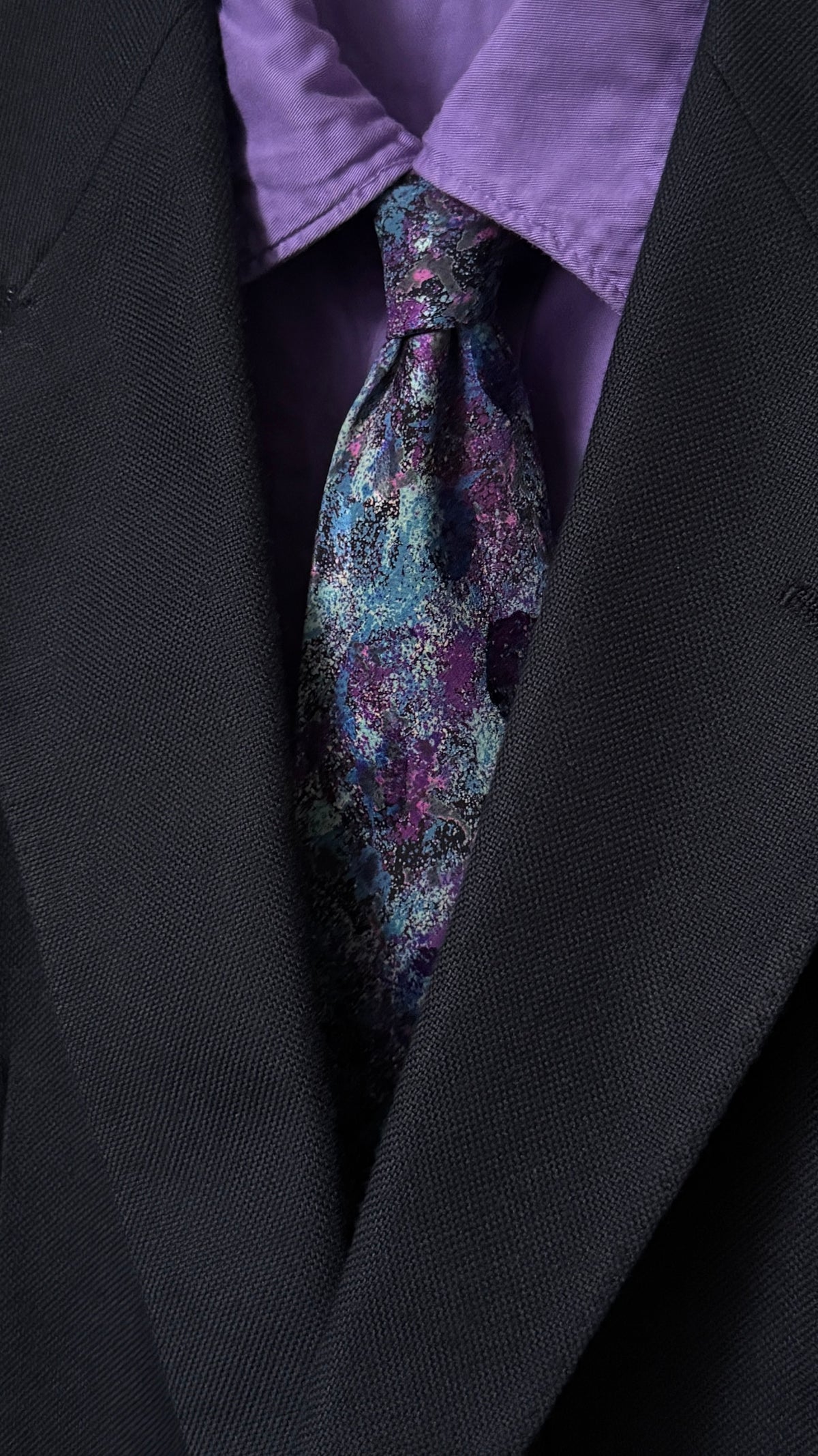 BRIONI Vintage Printed Crepe Silk Jacquard Tie.