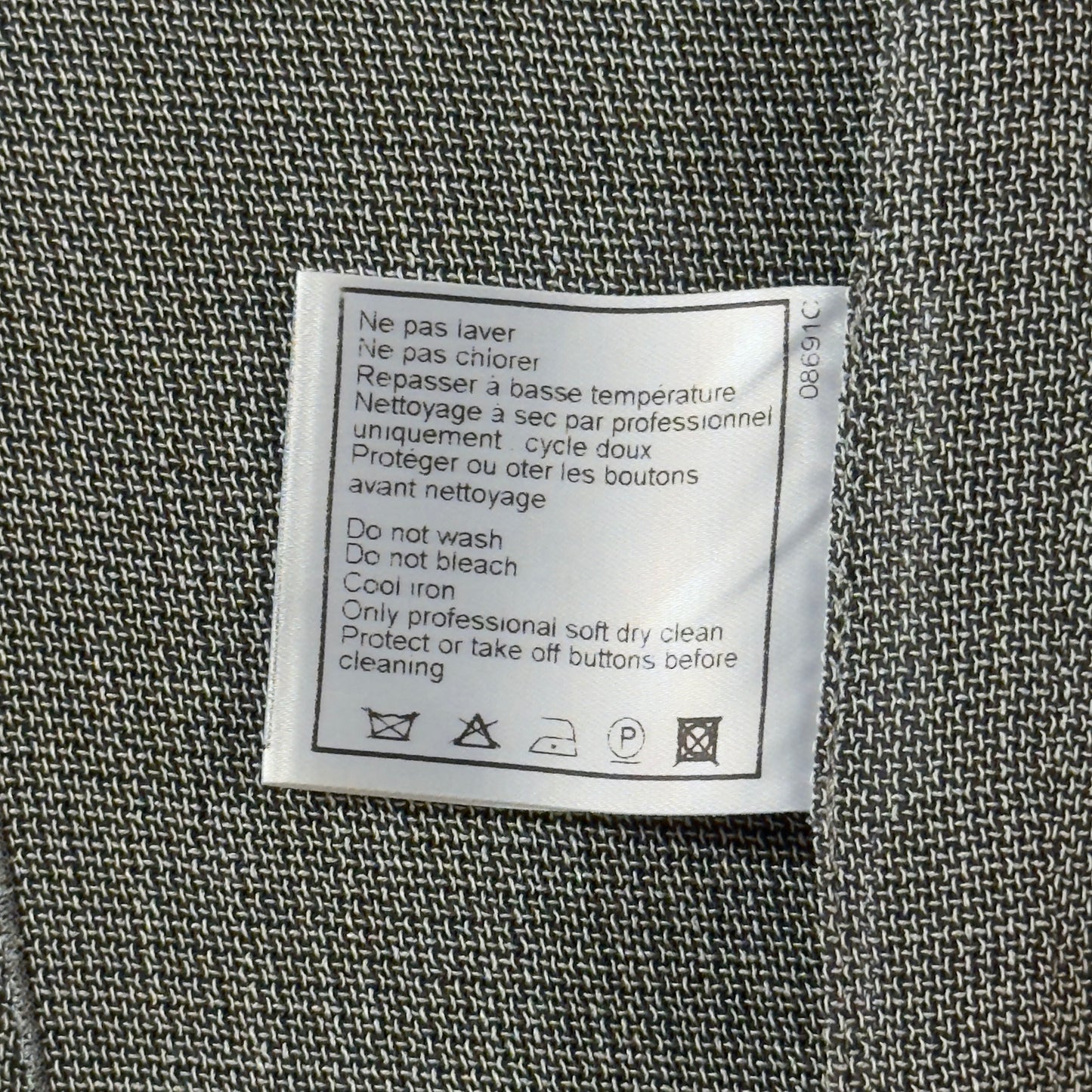 CHANEL Vintage Grey Top/Skirt Set . Size 36 (Extra Small).