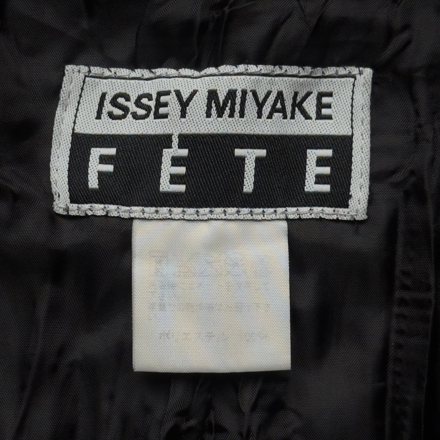 ISSEY MIYAKE FETE Vintage Black Pleated Jacket, Woman. Size 2 (Small)