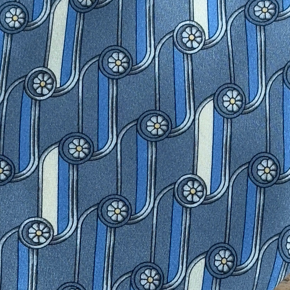 LANVIN Vintage Grey Abstract Crepe Silk Tie (9.6 cm by 151 cm)