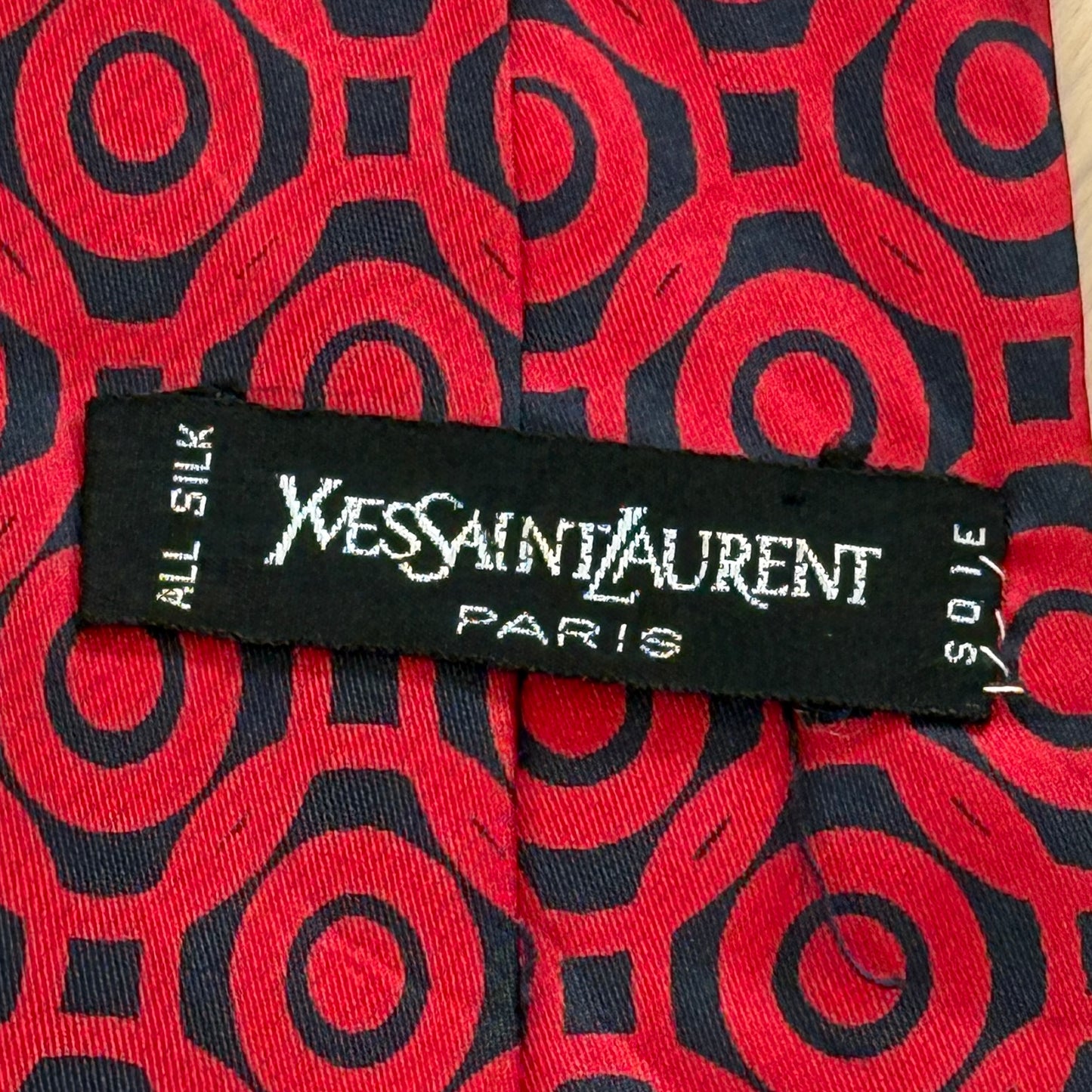 YSL Vintage Red Geometric Silk Tie (9.2 cm by 142 cm)