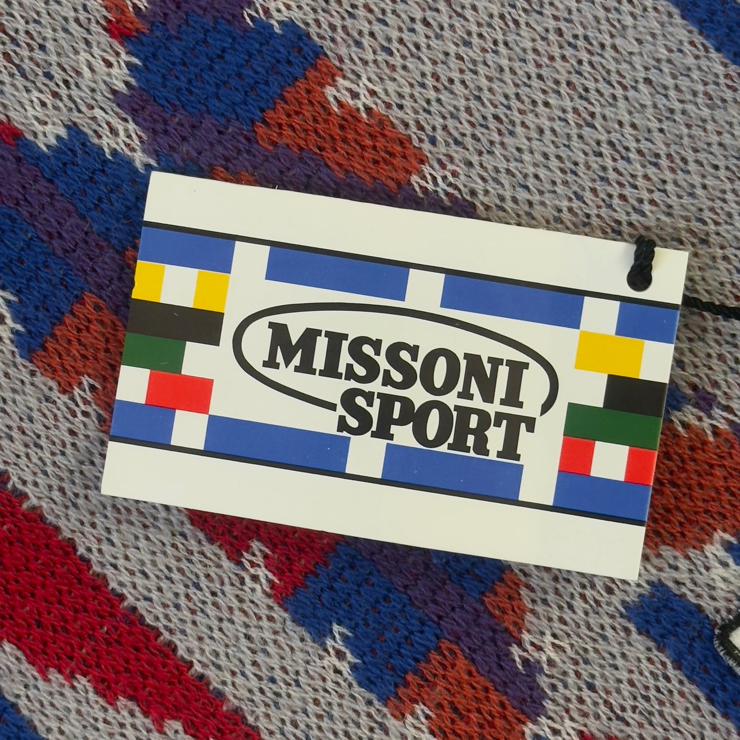 MISSONI Sport (new) Vintage Light Grey Abstract Knitted Wool Scarf (42 cm by 143 cm)