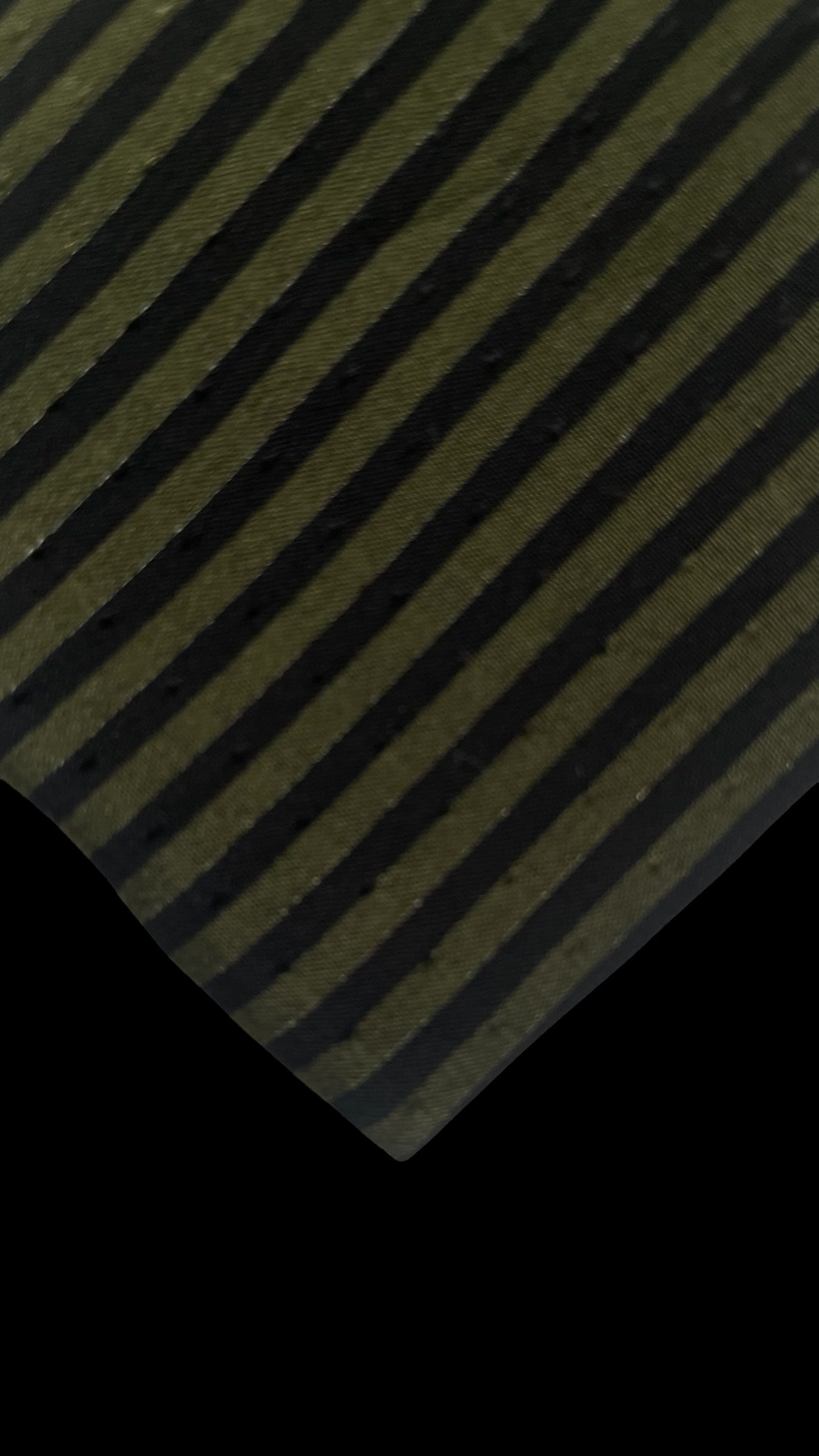 Stefano Ricci Vintage Dark Green Striped Crepe Silk Jacquard Tie (6.8 cm by 148 cm) Skinny front size.