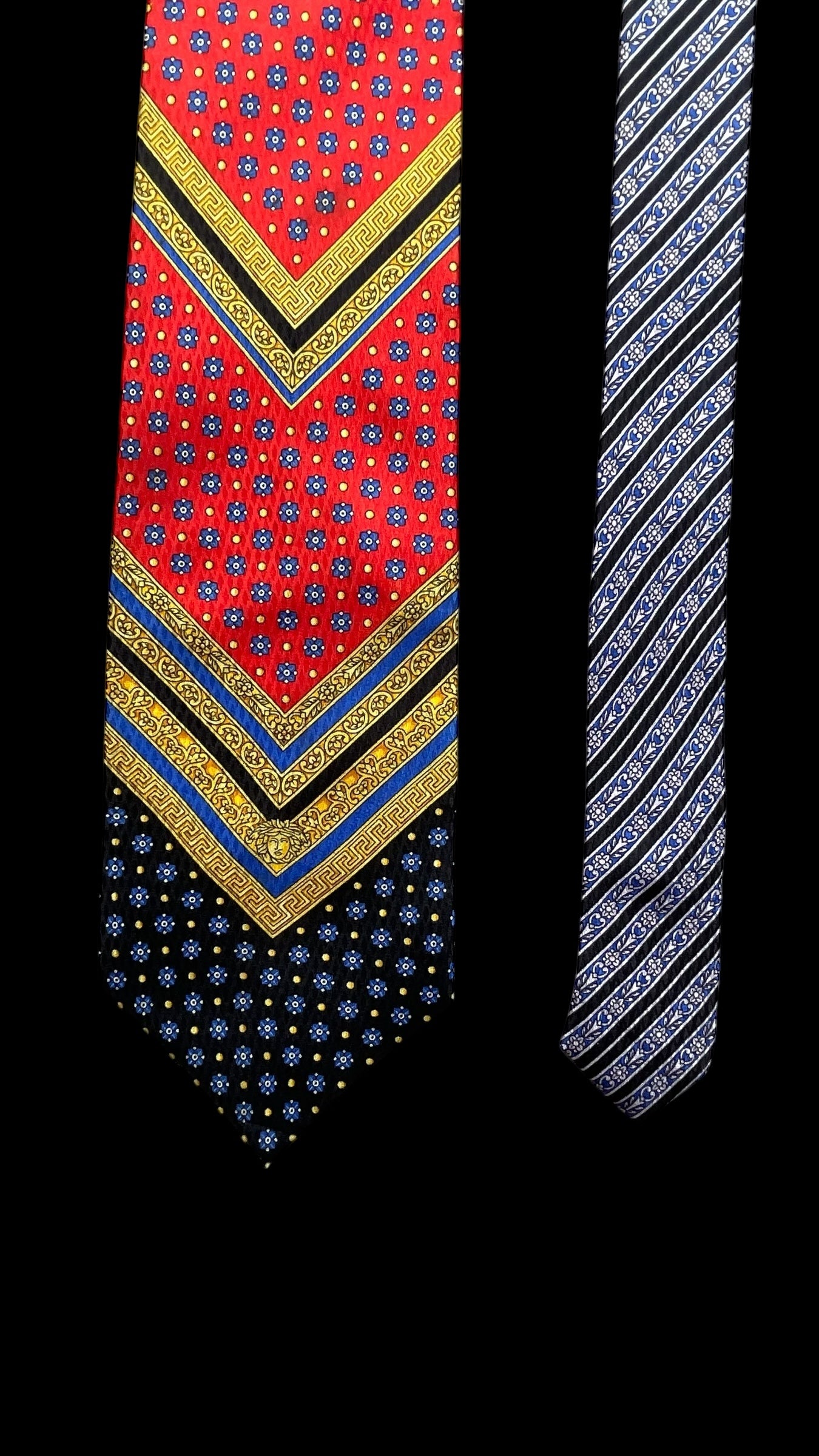 Vintage Red Floral/Baroque Crepe Silk Jacquard Tie by GIANNI VERSACE (9.5 cm by 148 cm)