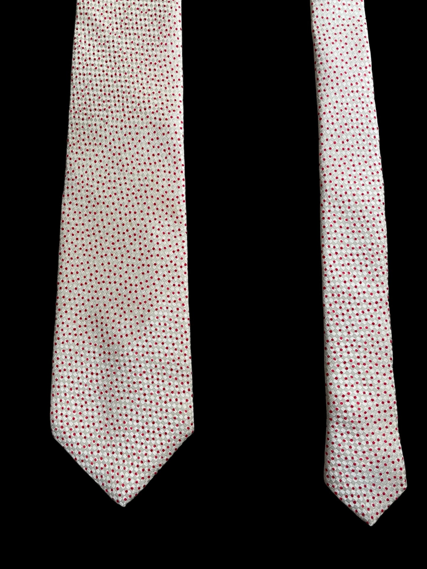 BRIONI vintage off white dots crepe silk jacquard tie (8.1 cm by 146 cm)