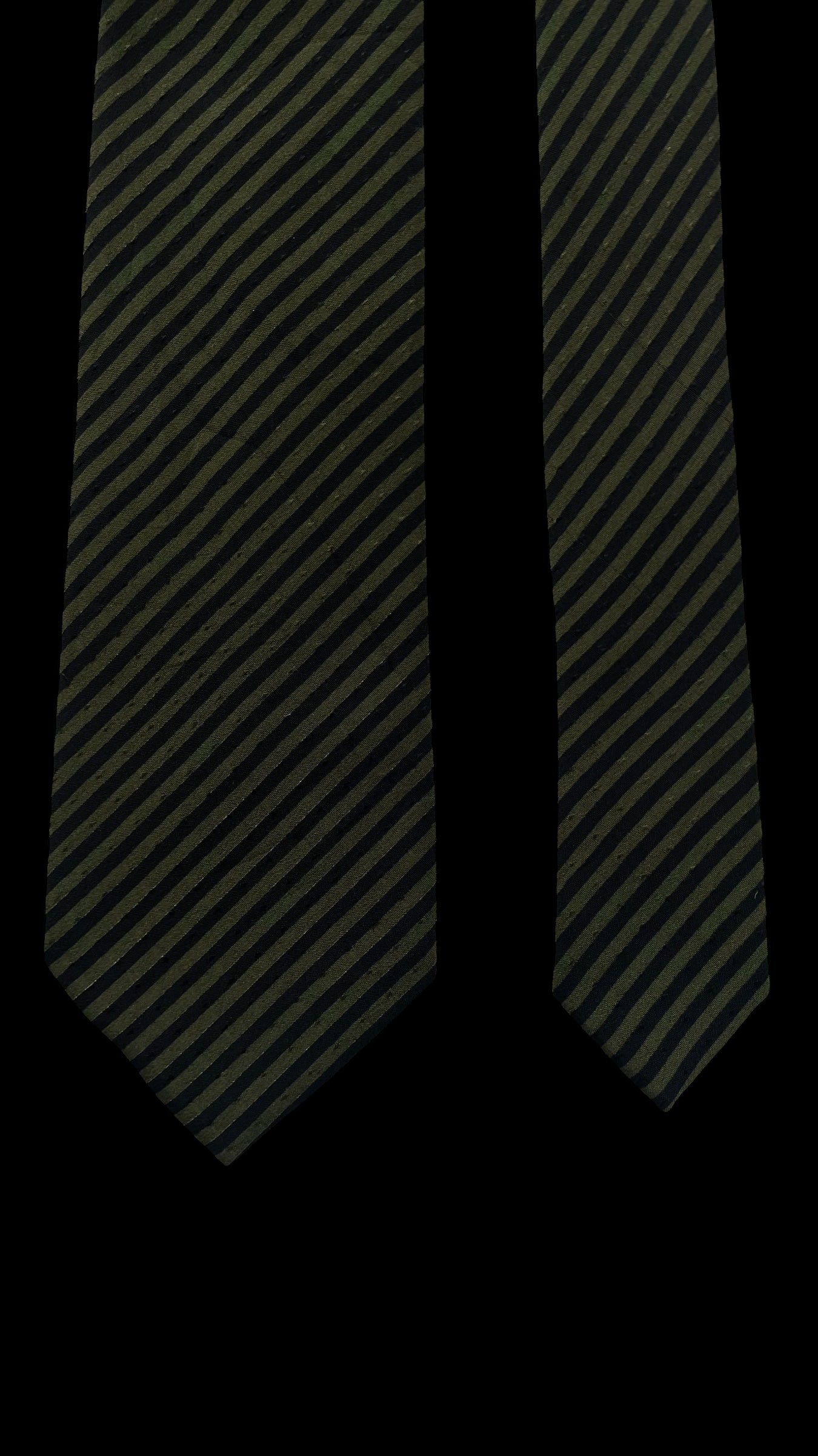 Stefano Ricci Vintage Dark Green Striped Crepe Silk Jacquard Tie (6.8 cm by 148 cm) Skinny front size.