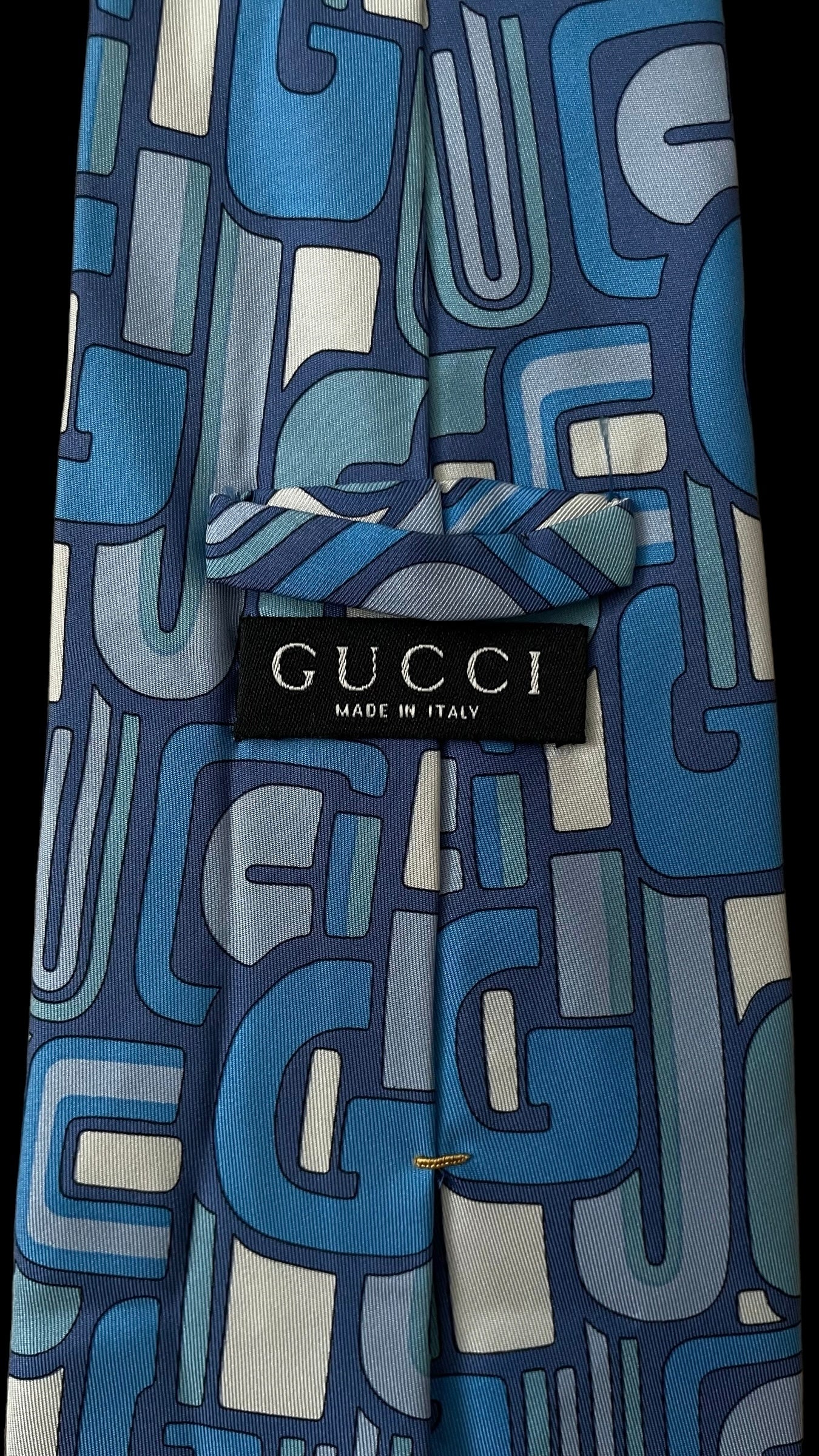 GUCCI blue abstract logos wide tie (9.5 cm by 147.5 cm)