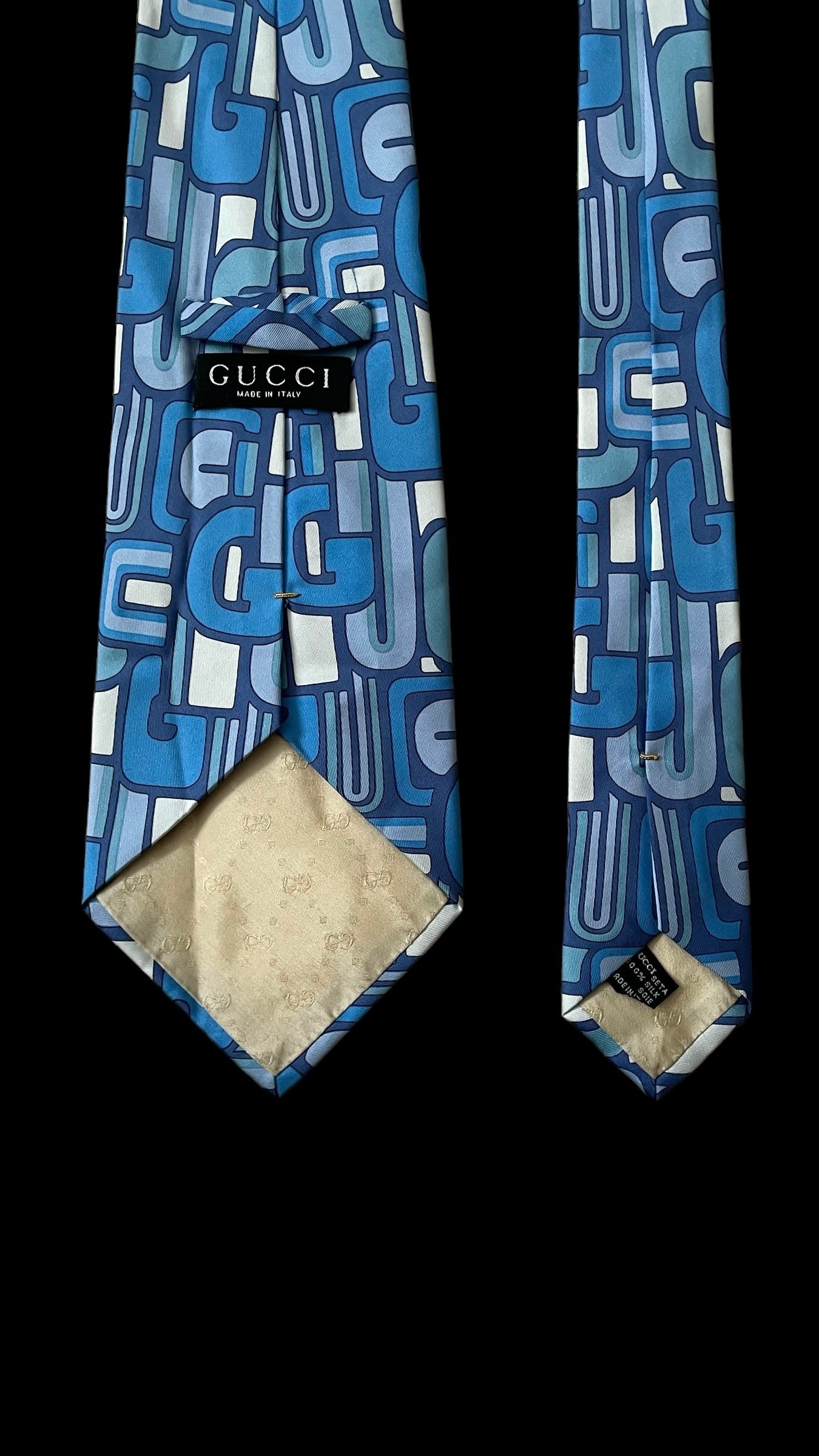 GUCCI blue abstract logos wide tie (9.5 cm by 147.5 cm)