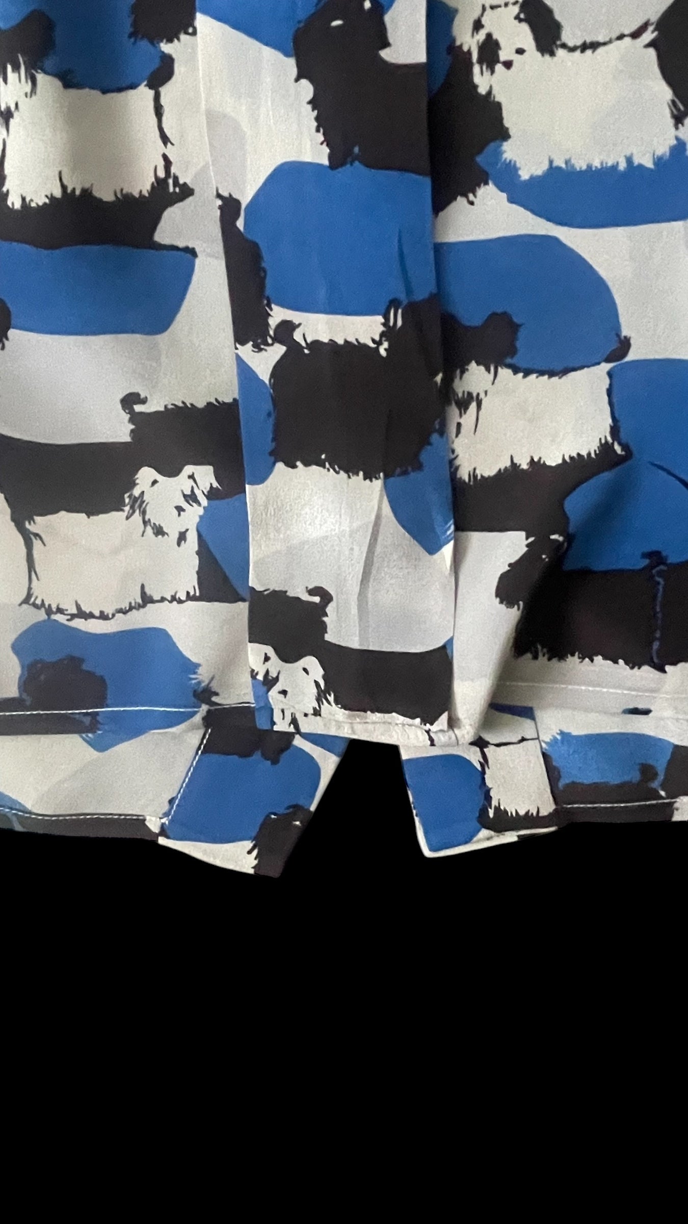 ANNE-MARIE ABELLAN Vintage Grey Abstract Dogs  Short Sleeve Silk Top. (Women’s Size 12/14)