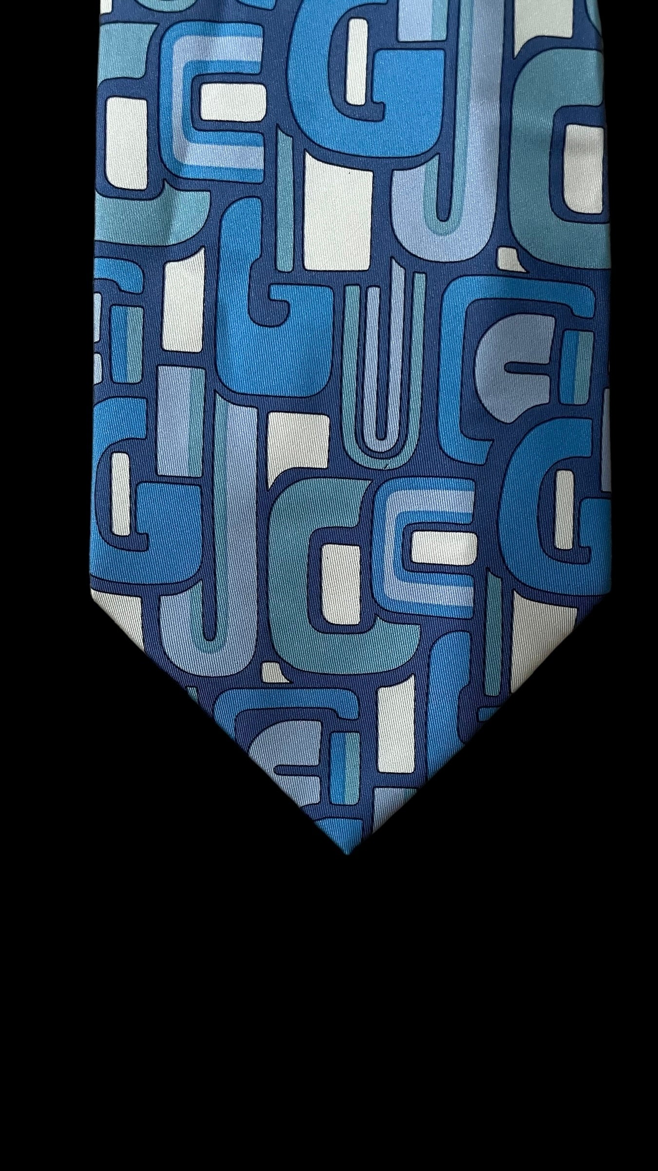 GUCCI blue abstract logos wide tie (9.5 cm by 147.5 cm)