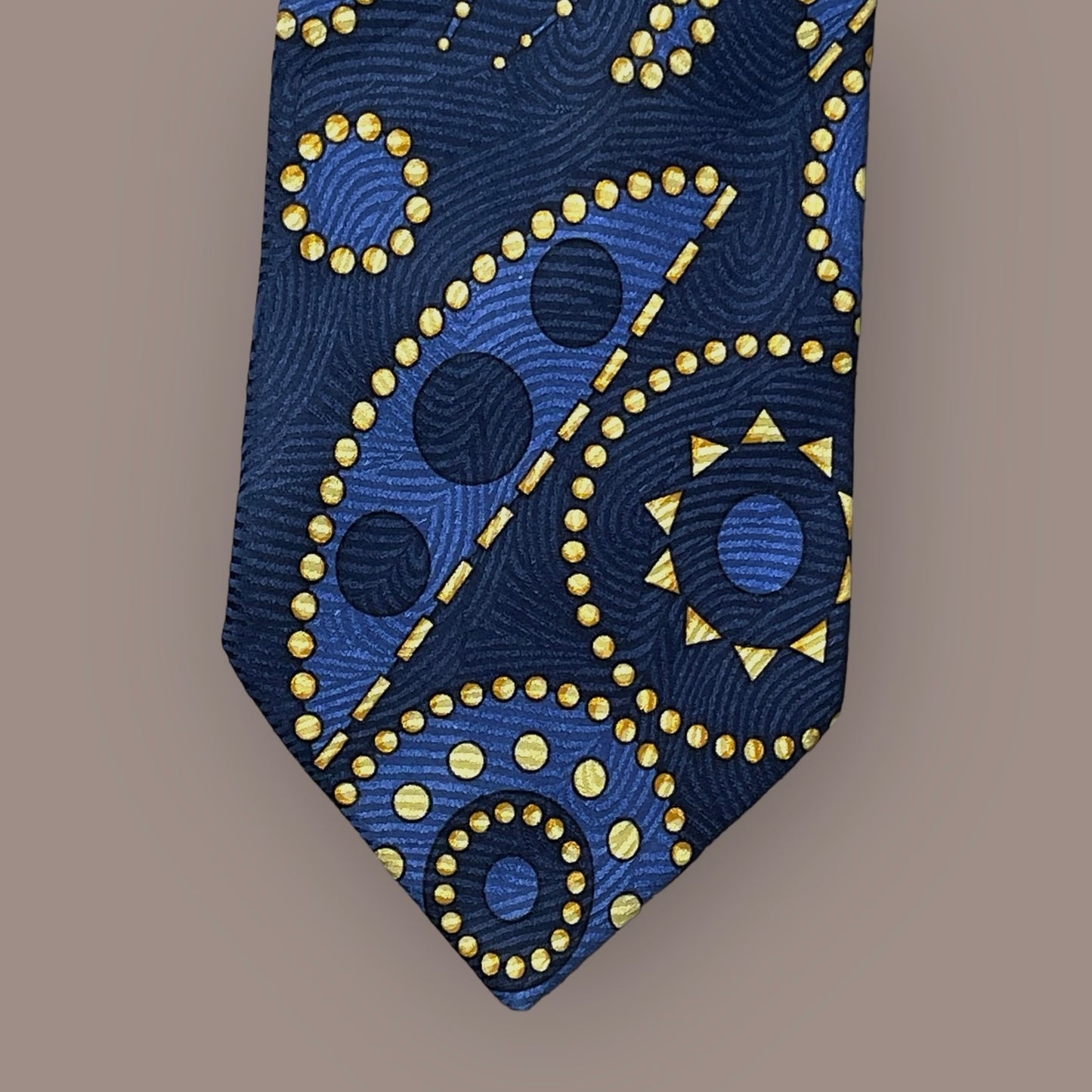 V2 by VERSACE  Vintage Crepe Silk Jacquard Tie (9.2 cm by 145 cm). Navy blue abstract Printed