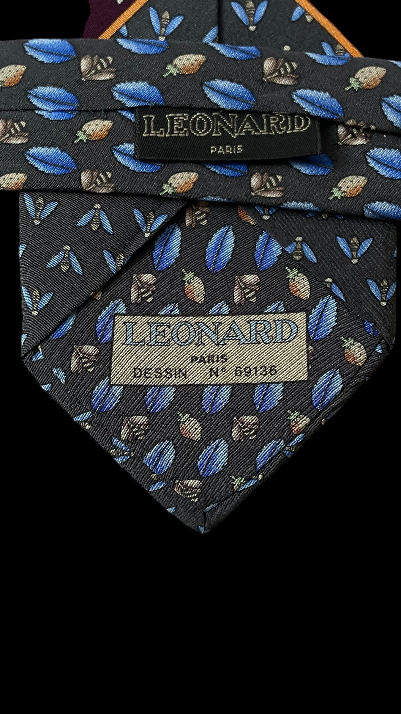 LEONARD vintage dark grey exotic crepe silk tie (9.5 cm by 151 cm)