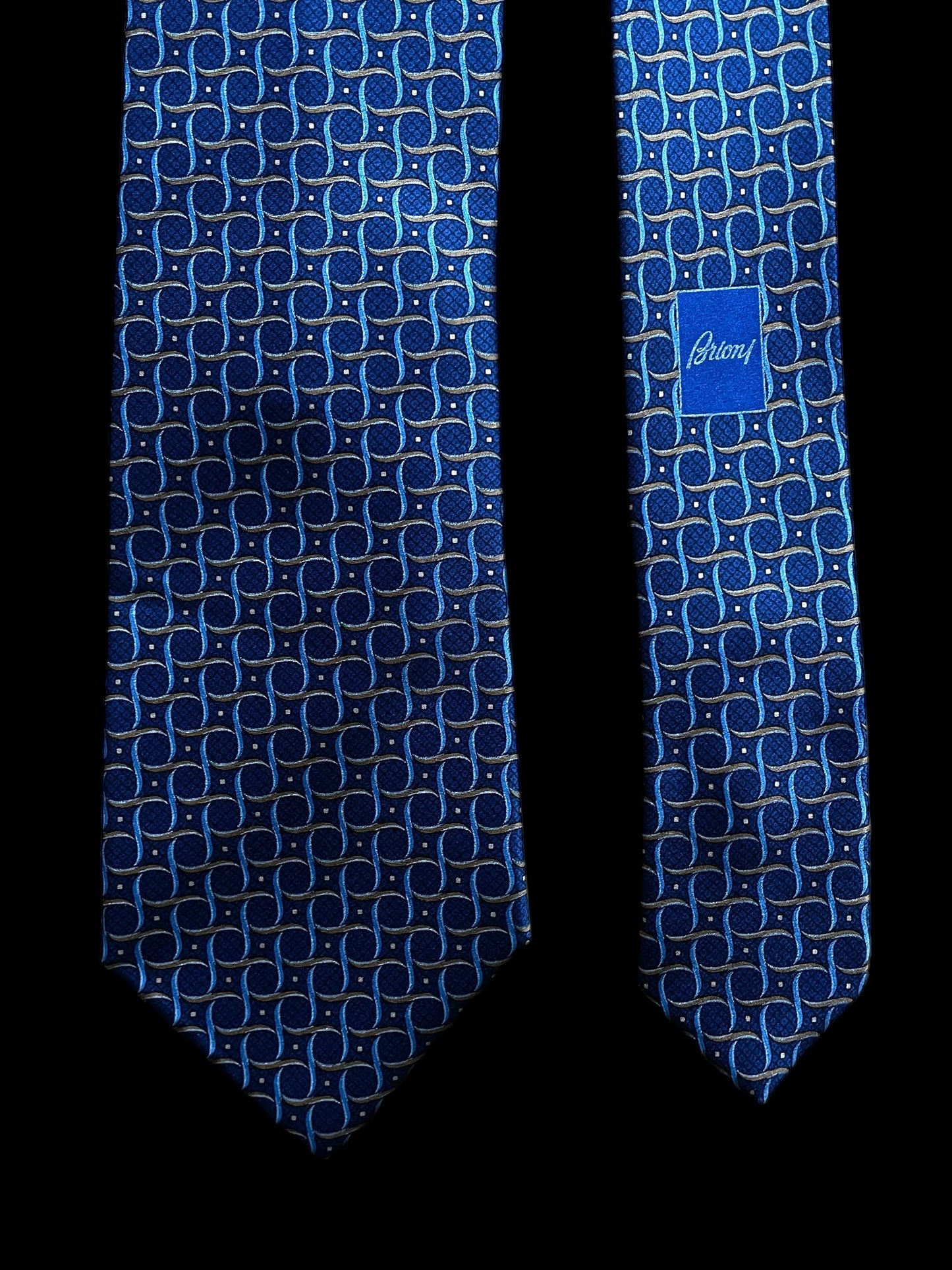 BRIONI Vintage Crepe Silk Tie-Pocket/Square set. Electric-blue geometric printed.