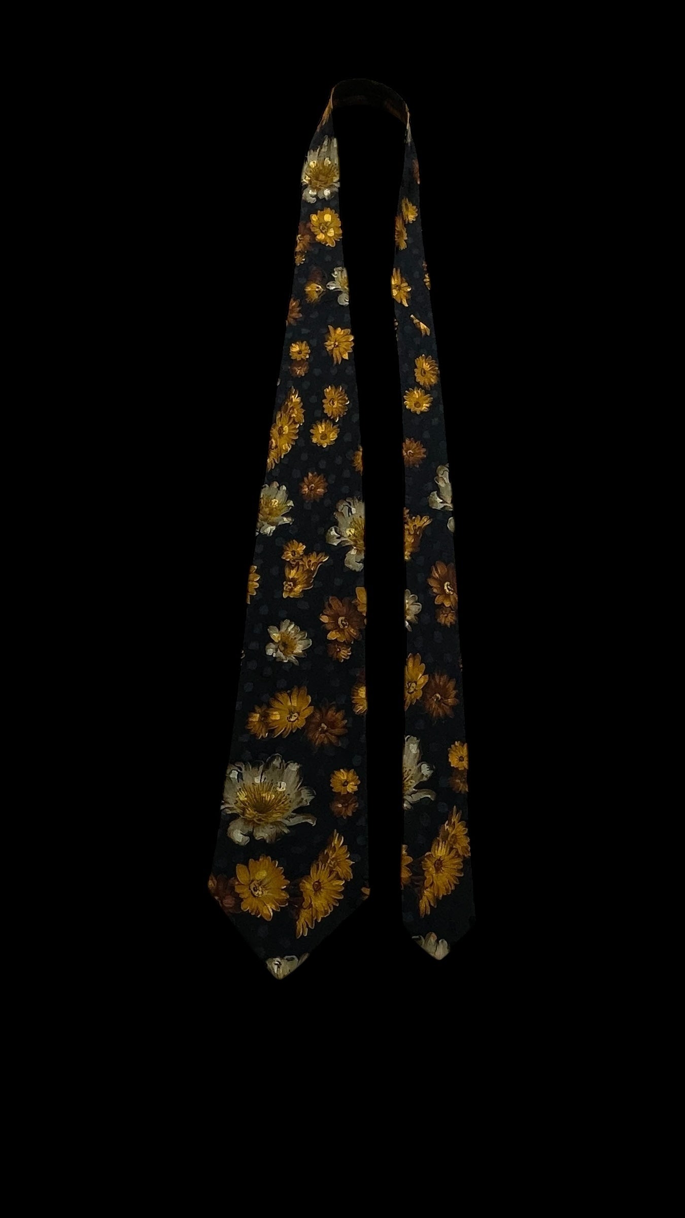 Vintage Black Floral Silk Jacquard Tie by BRIONI (9.5 cm by 150 cm)