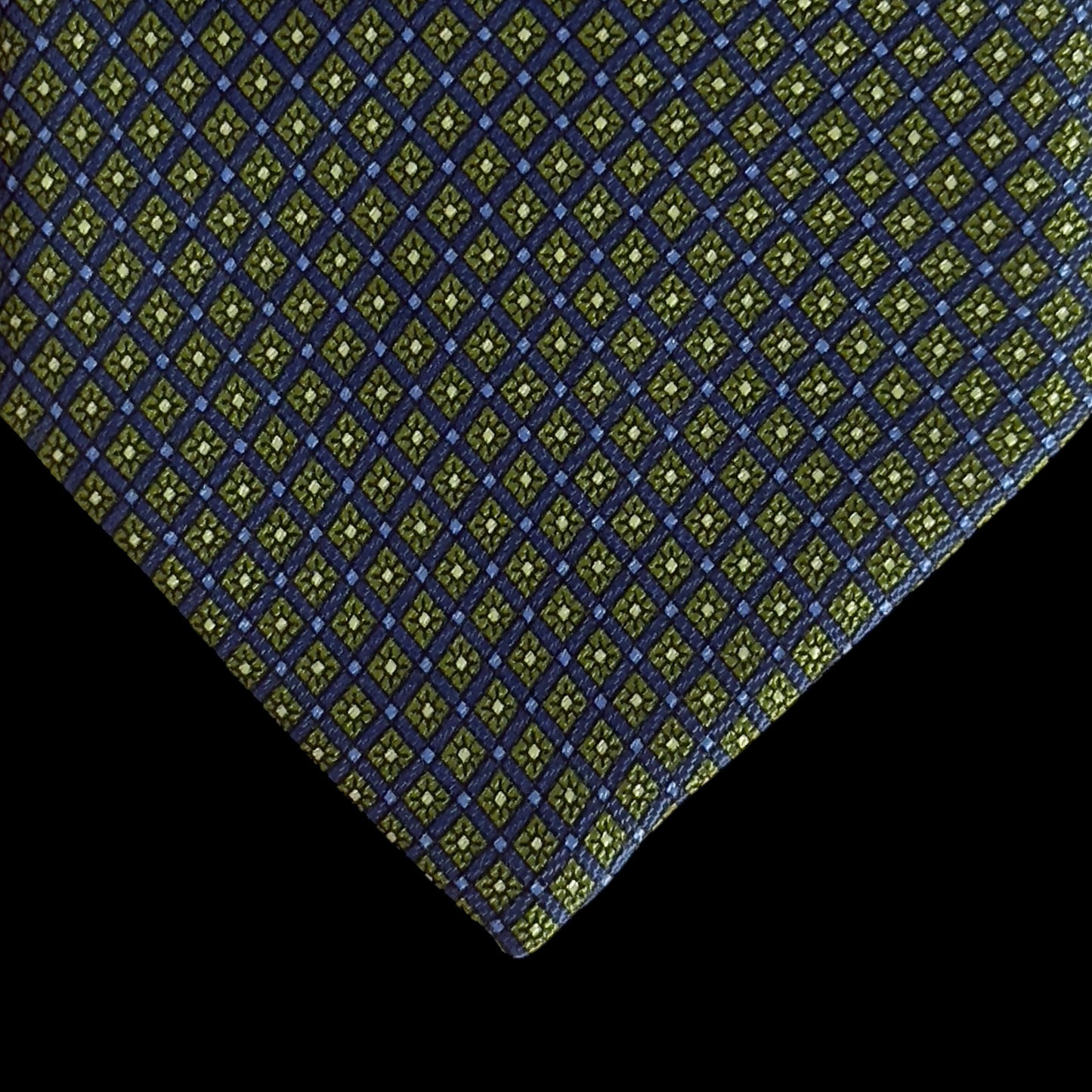 Vintage Dark Purple Floral Dots Silk Tie By BROOKS BROTHERS (9.6 cm by 147.5 cm)