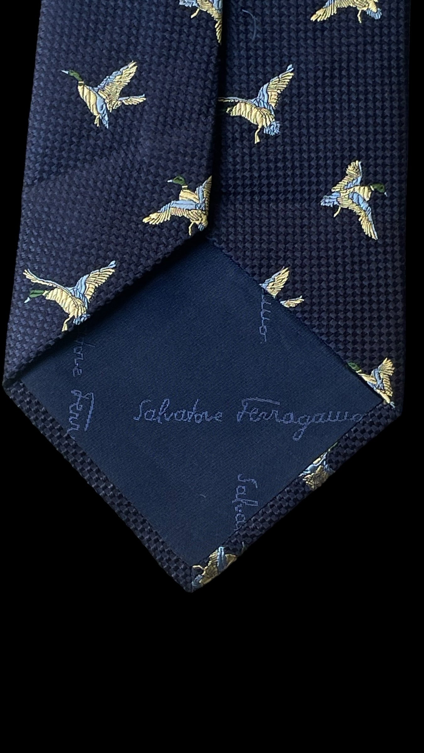 Vintage navy blue birds silk tie by SALVATORE FERRAGAMO (9.5 cm by 147 cm)