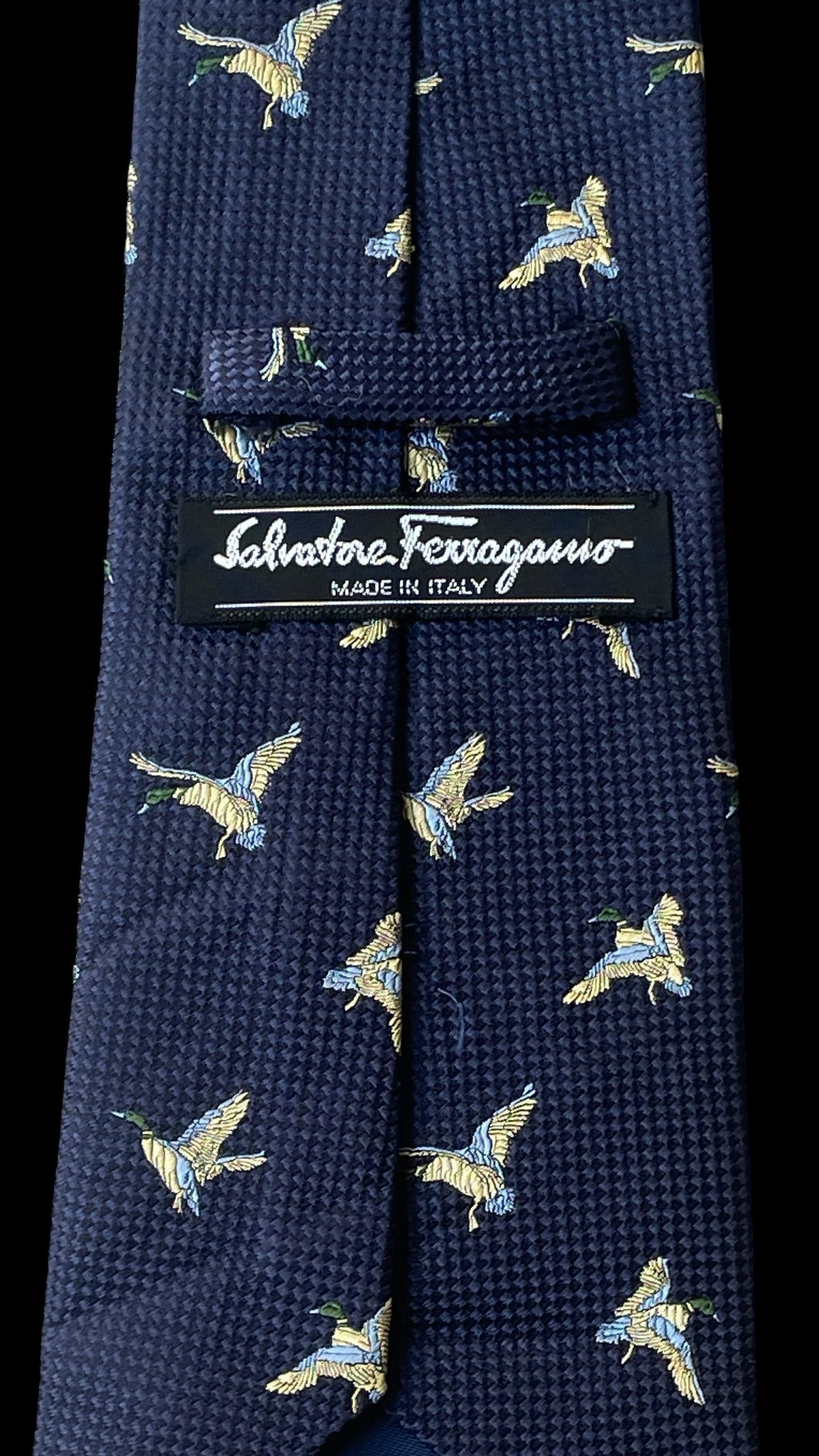 Vintage navy blue birds silk tie by SALVATORE FERRAGAMO (9.5 cm by 147 cm)