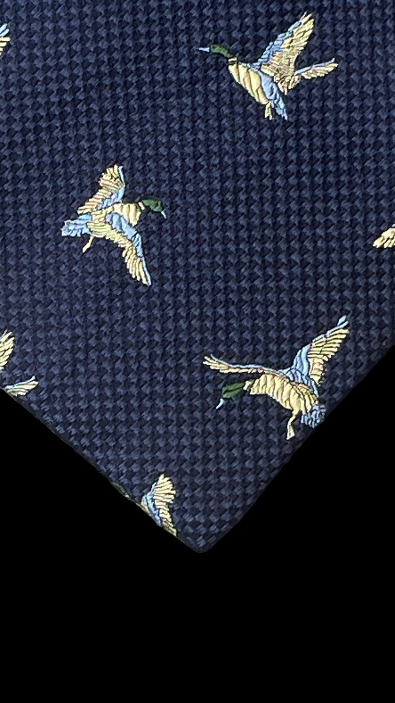 Vintage navy blue birds silk tie by SALVATORE FERRAGAMO (9.5 cm by 147 cm)