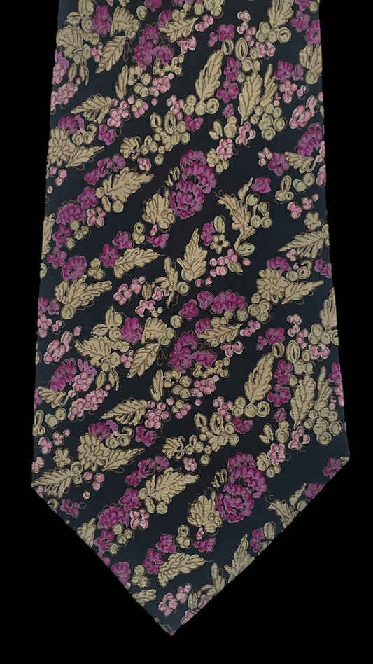 AQUASCUTUM Vintage Black Floral Silk Tie  (8.6 cm by 141 cm) Medium Front Size.