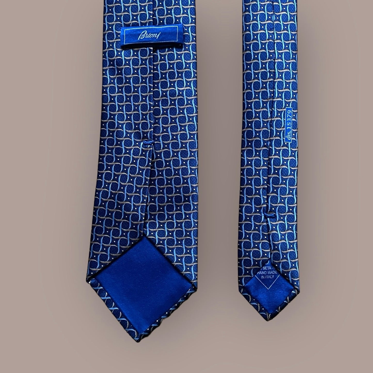 BRIONI Vintage Crepe Silk Tie-Pocket/Square set. Electric-blue geometric printed.