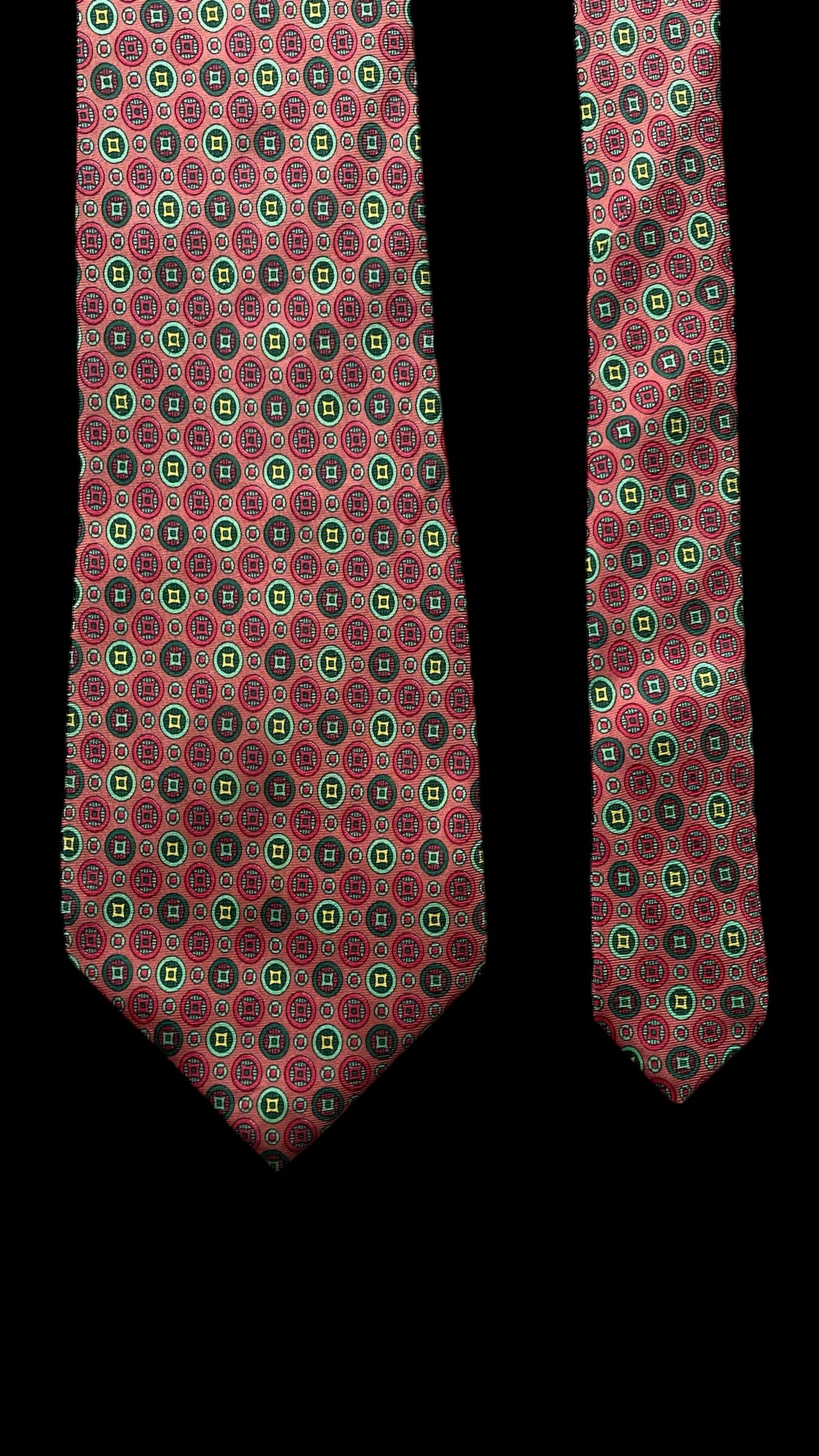 GUY LAROCHE  Vintage Salmon Colour Geometric Dots Silk Tie (9.8 cm by 149 cm)