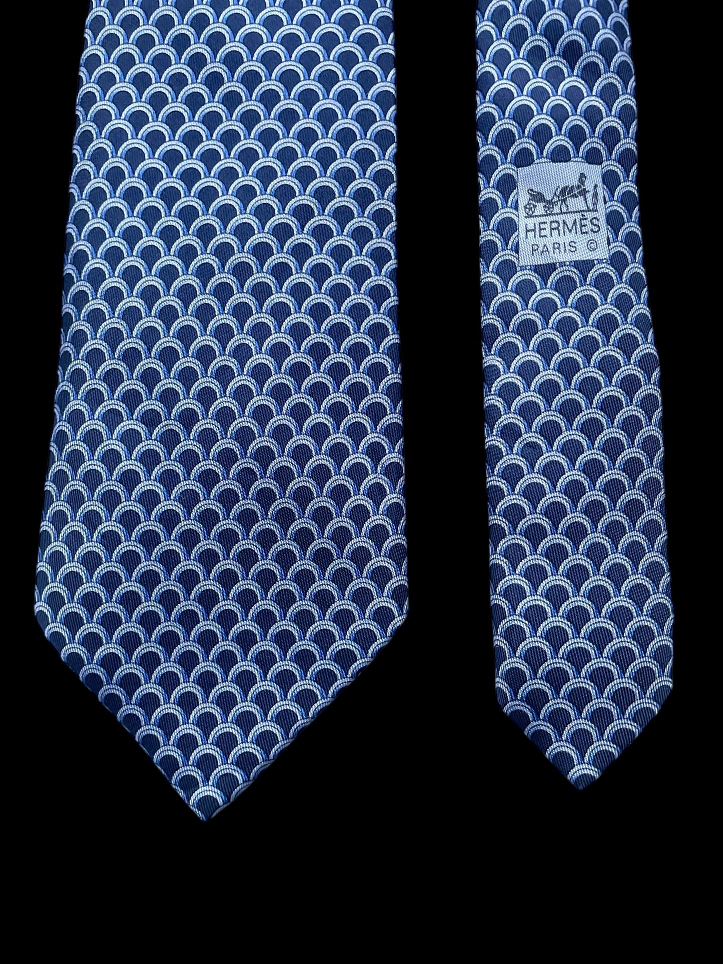 HERMES Vintage Navy Blue Geometric Silk Tie (9.3 cm by 148 cm) Medium front size