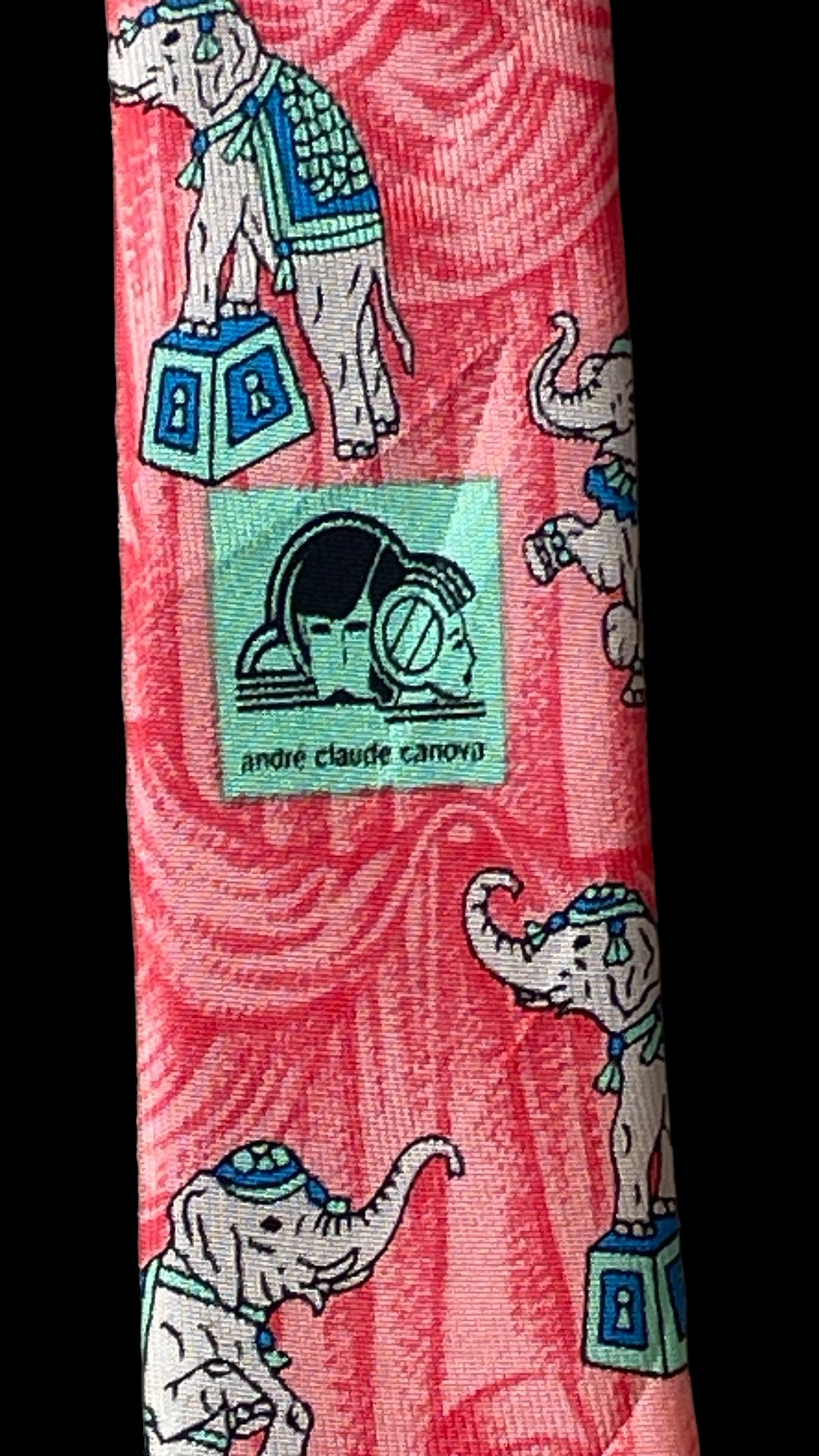 Vintage pink cirque silk tie by ANDRE CLAUDE CANOVA (9.8 cm by 147 cm)