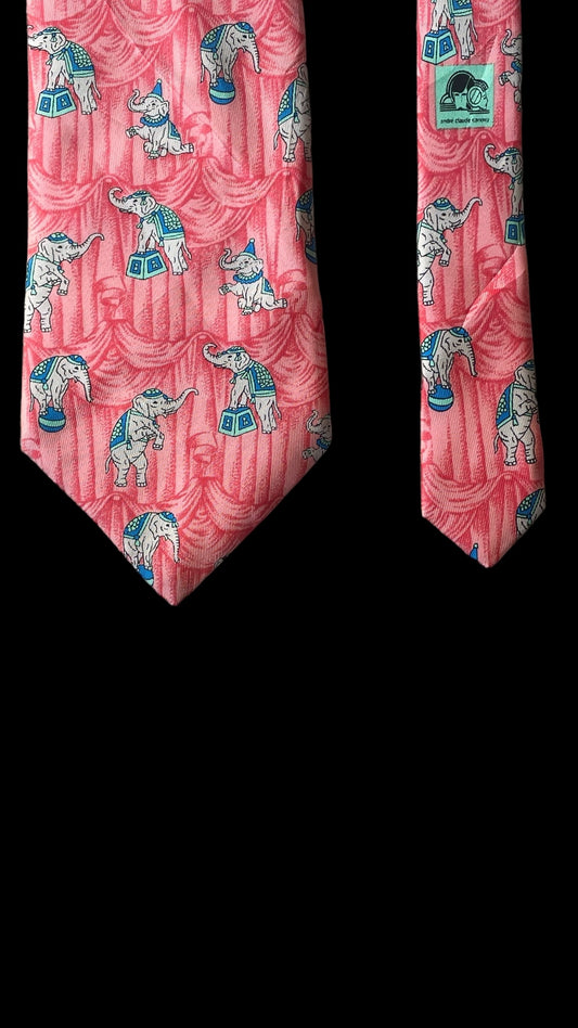 Vintage pink cirque silk tie by ANDRE CLAUDE CANOVA (9.8 cm by 147 cm)