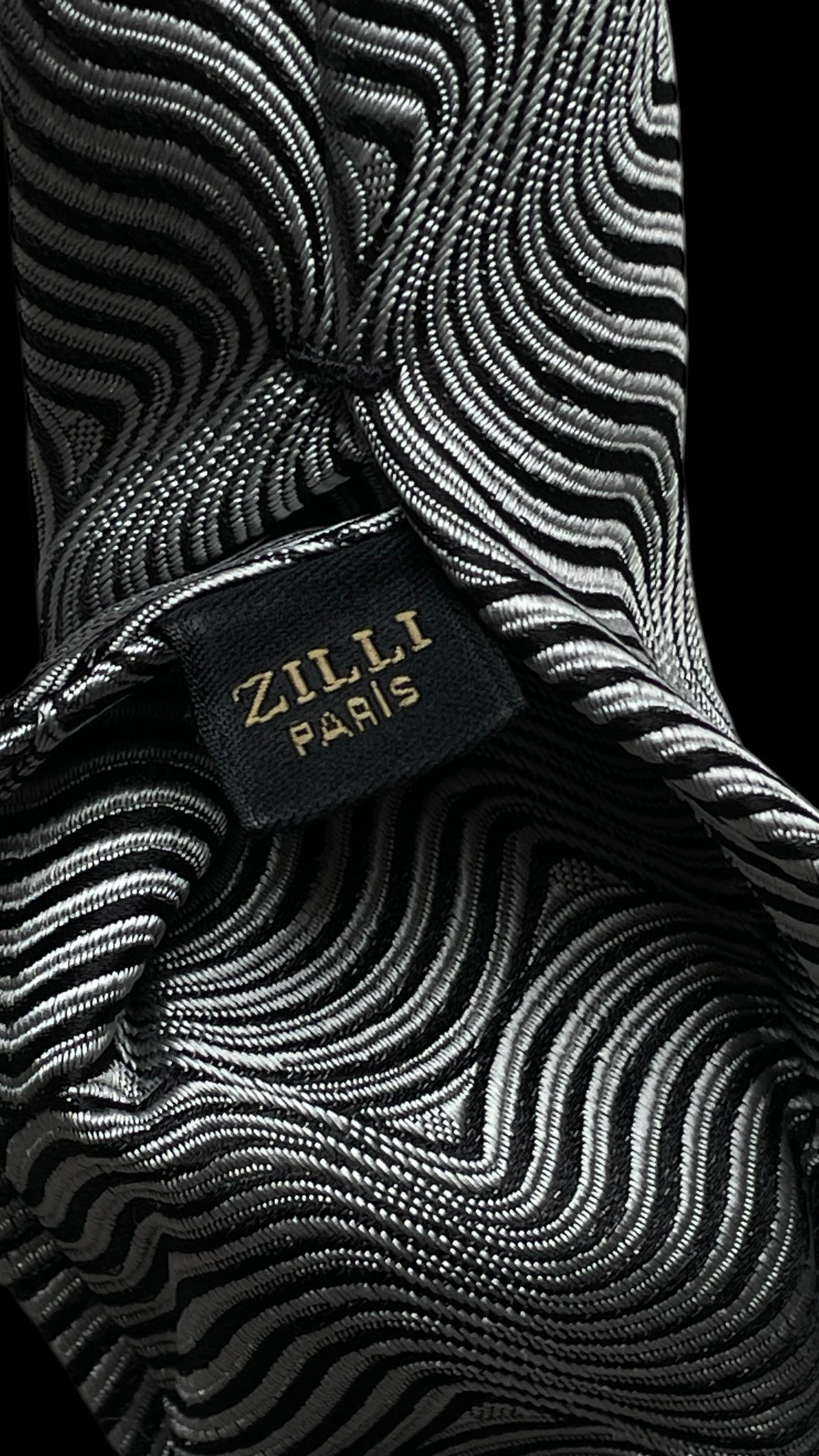 ZILLI Vintage Silk Tie (10 cm by 154 cm). Longer length.