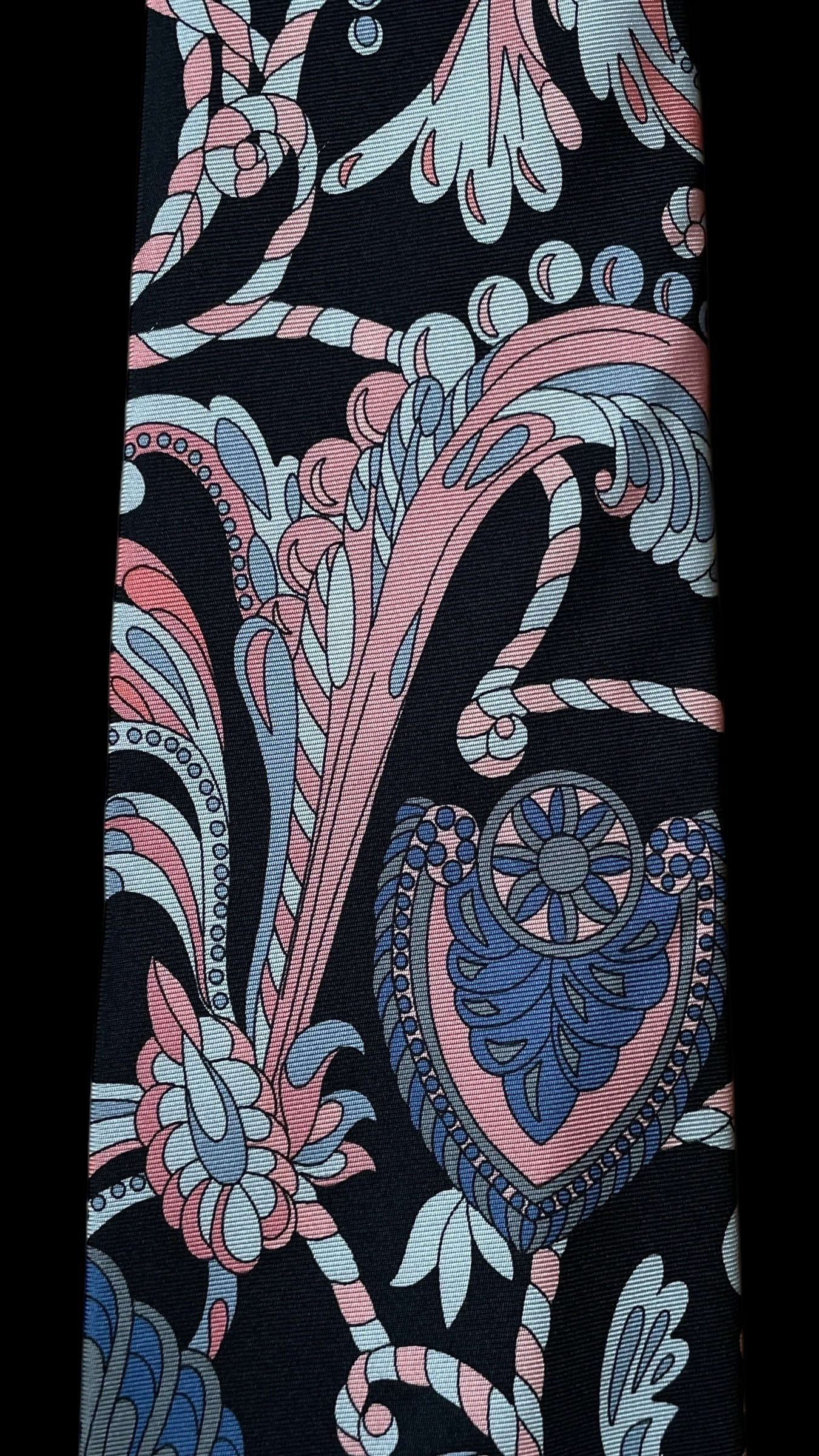 EMILIO PUCCI Vintage Black Psychedelic Silk Tie (9.2 cm by 142 cm) Normal Front Size.